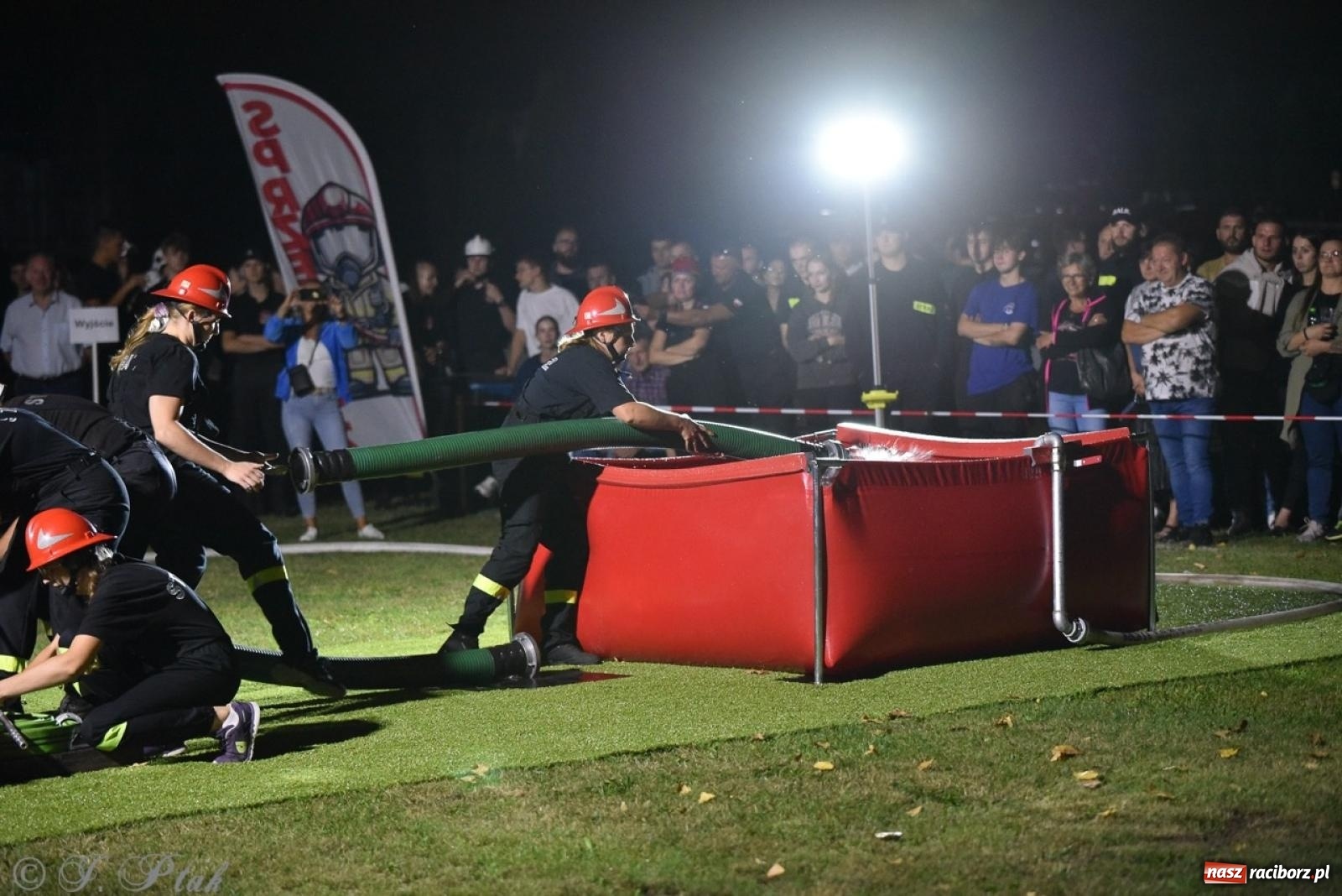 Zdjęcie w galerii na portalu naszraciborz.pl: Kosmiczny wynik OSP Krzanowice na Samborowickim Armagedonie [FOTO i WIDEO] wiadomości z regionu