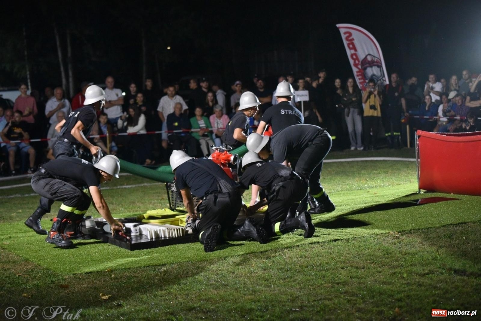 Zdjęcie w galerii na portalu naszraciborz.pl: Kosmiczny wynik OSP Krzanowice na Samborowickim Armagedonie [FOTO i WIDEO] wiadomości z regionu