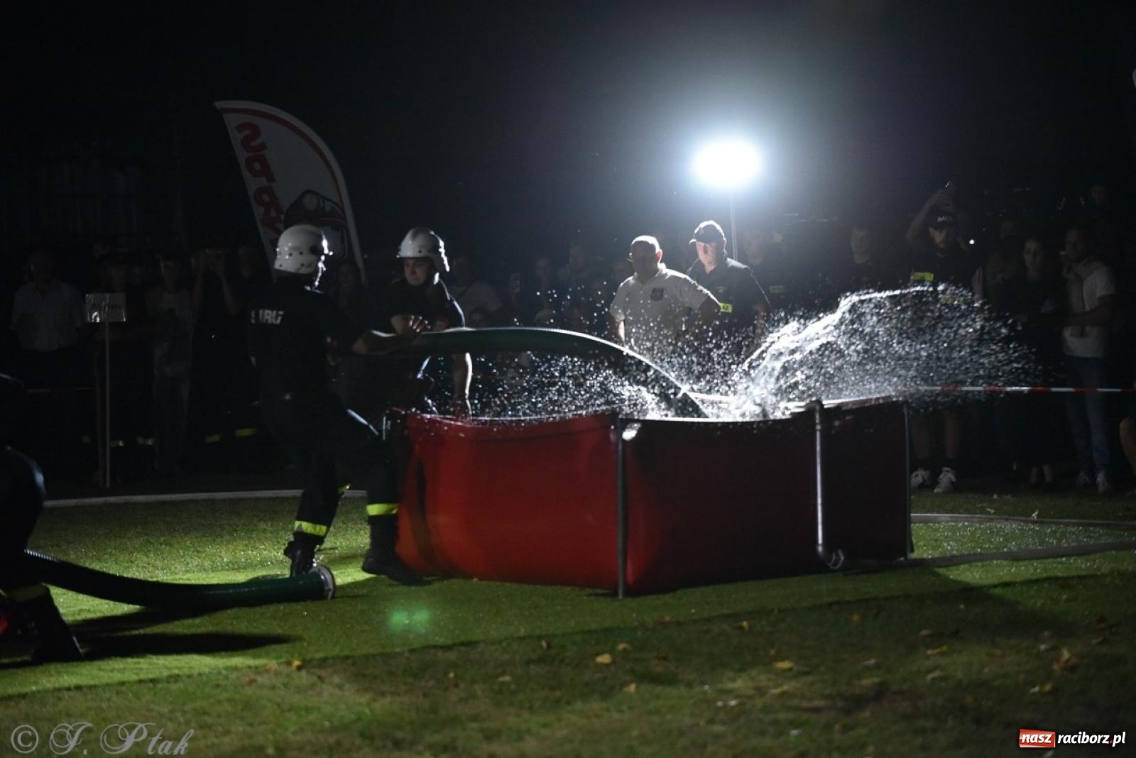 Zdjęcie w galerii na portalu naszraciborz.pl: Kosmiczny wynik OSP Krzanowice na Samborowickim Armagedonie [FOTO i WIDEO] wiadomości z regionu