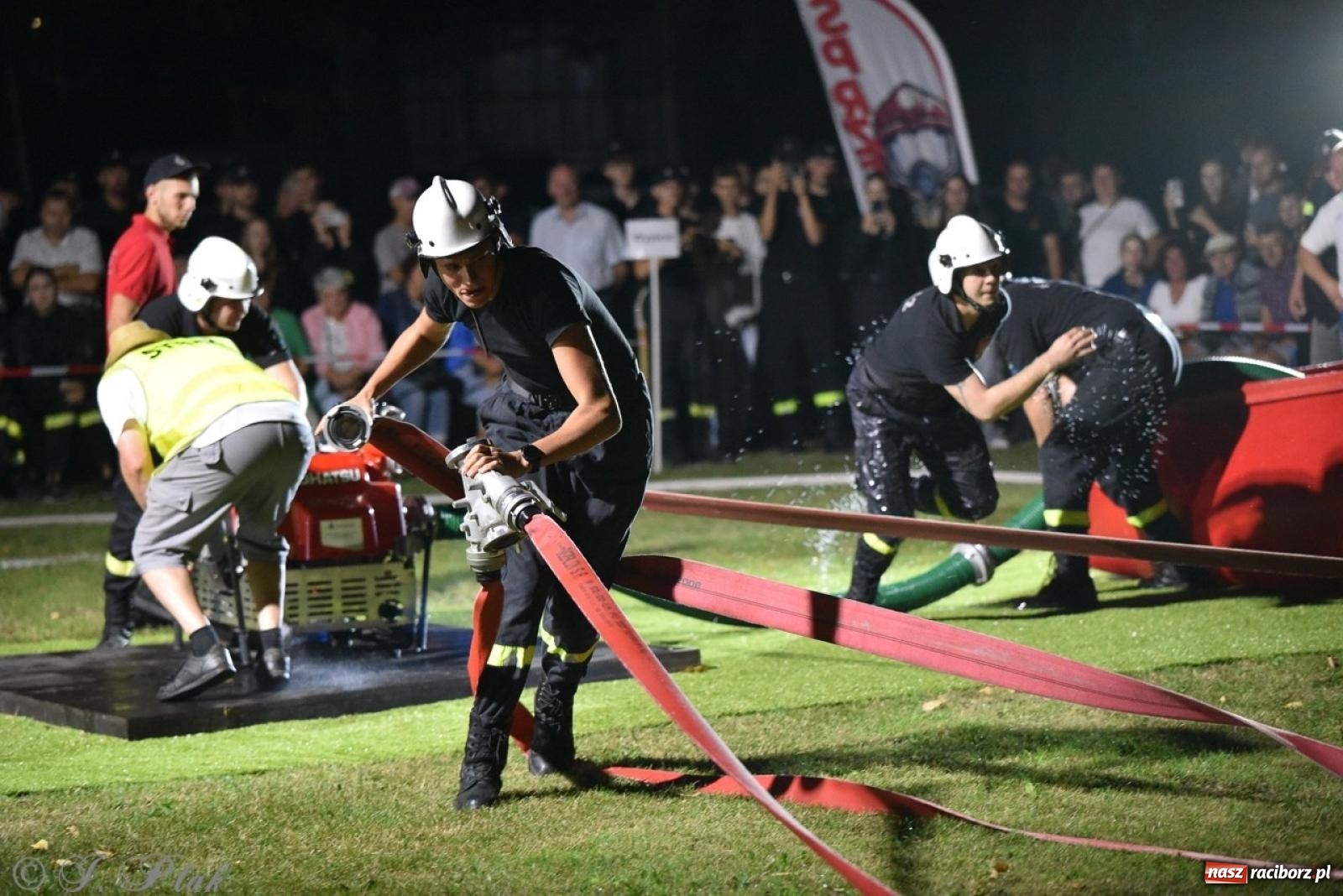 Zdjęcie w galerii na portalu naszraciborz.pl: Kosmiczny wynik OSP Krzanowice na Samborowickim Armagedonie [FOTO i WIDEO] wiadomości z regionu