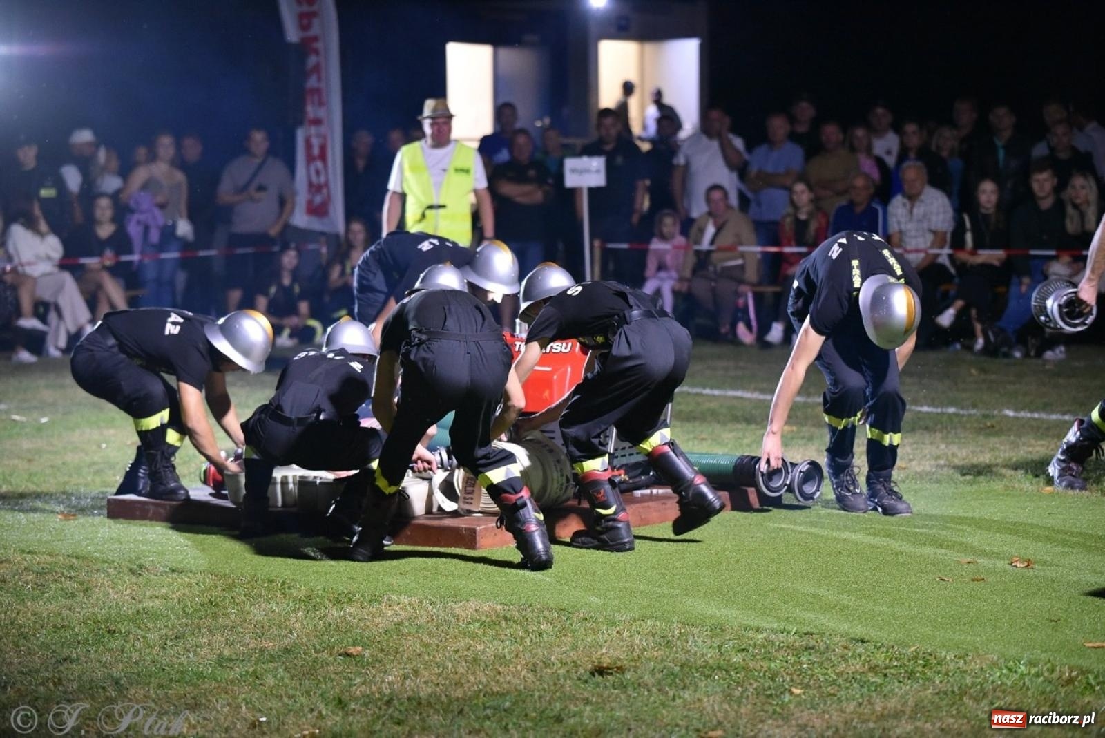 Zdjęcie w galerii na portalu naszraciborz.pl: Kosmiczny wynik OSP Krzanowice na Samborowickim Armagedonie [FOTO i WIDEO] wiadomości z regionu