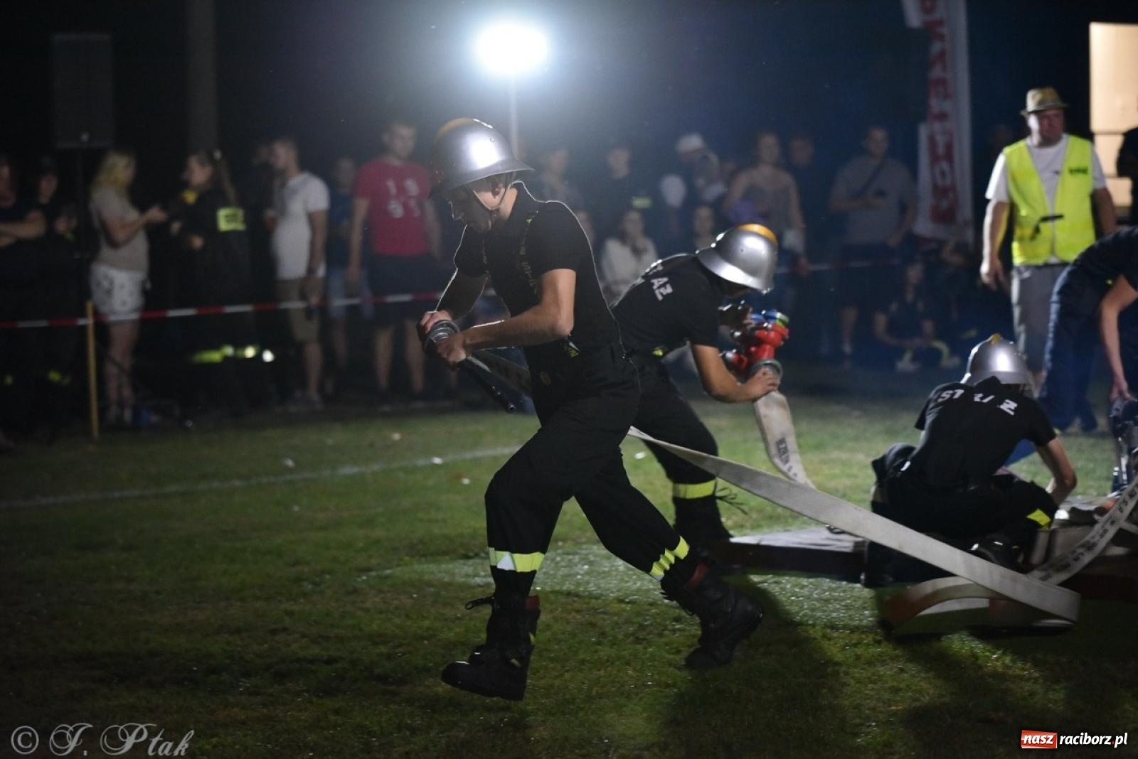 Zdjęcie w galerii na portalu naszraciborz.pl: Kosmiczny wynik OSP Krzanowice na Samborowickim Armagedonie [FOTO i WIDEO] wiadomości z regionu