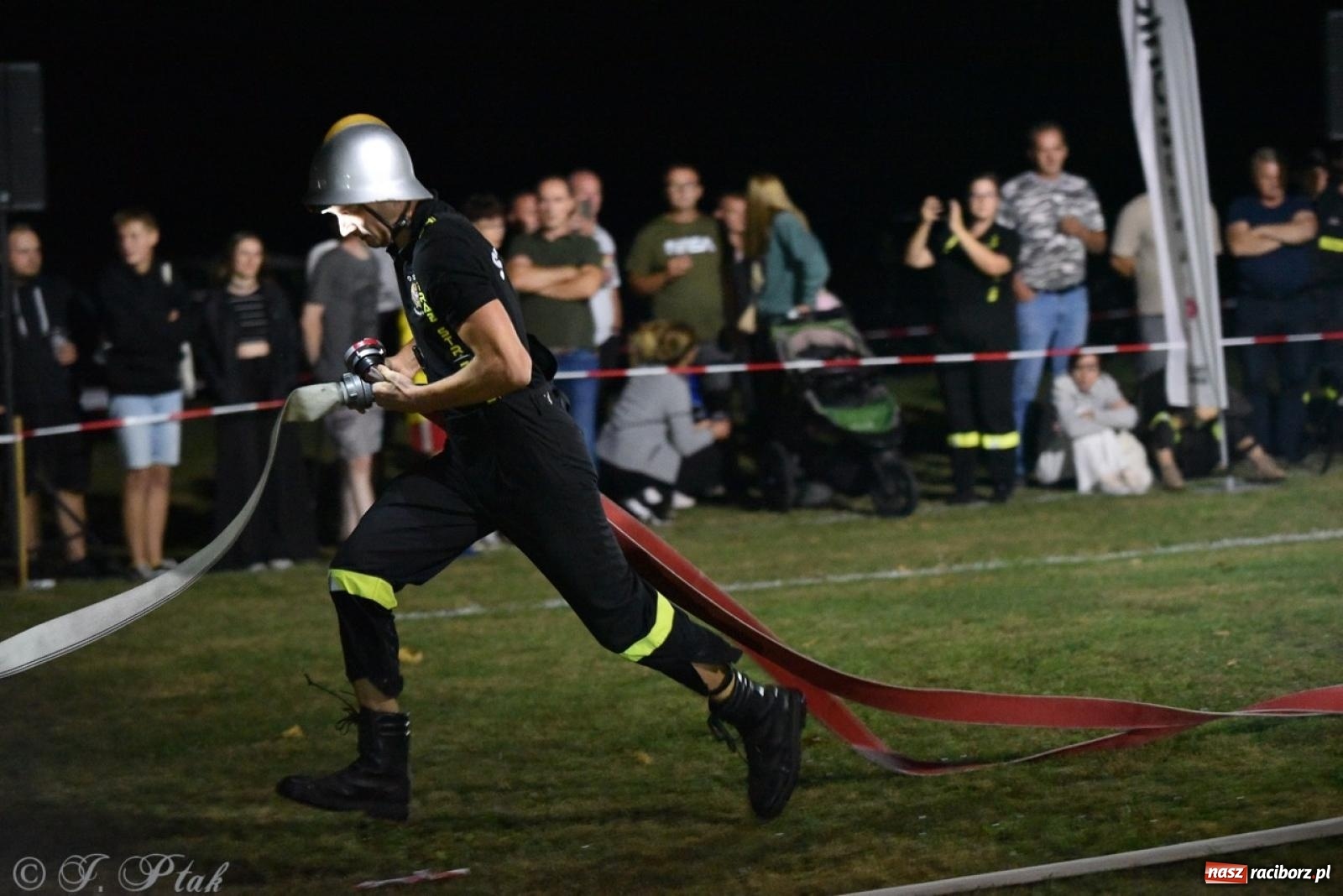 Zdjęcie w galerii na portalu naszraciborz.pl: Kosmiczny wynik OSP Krzanowice na Samborowickim Armagedonie [FOTO i WIDEO] wiadomości z regionu