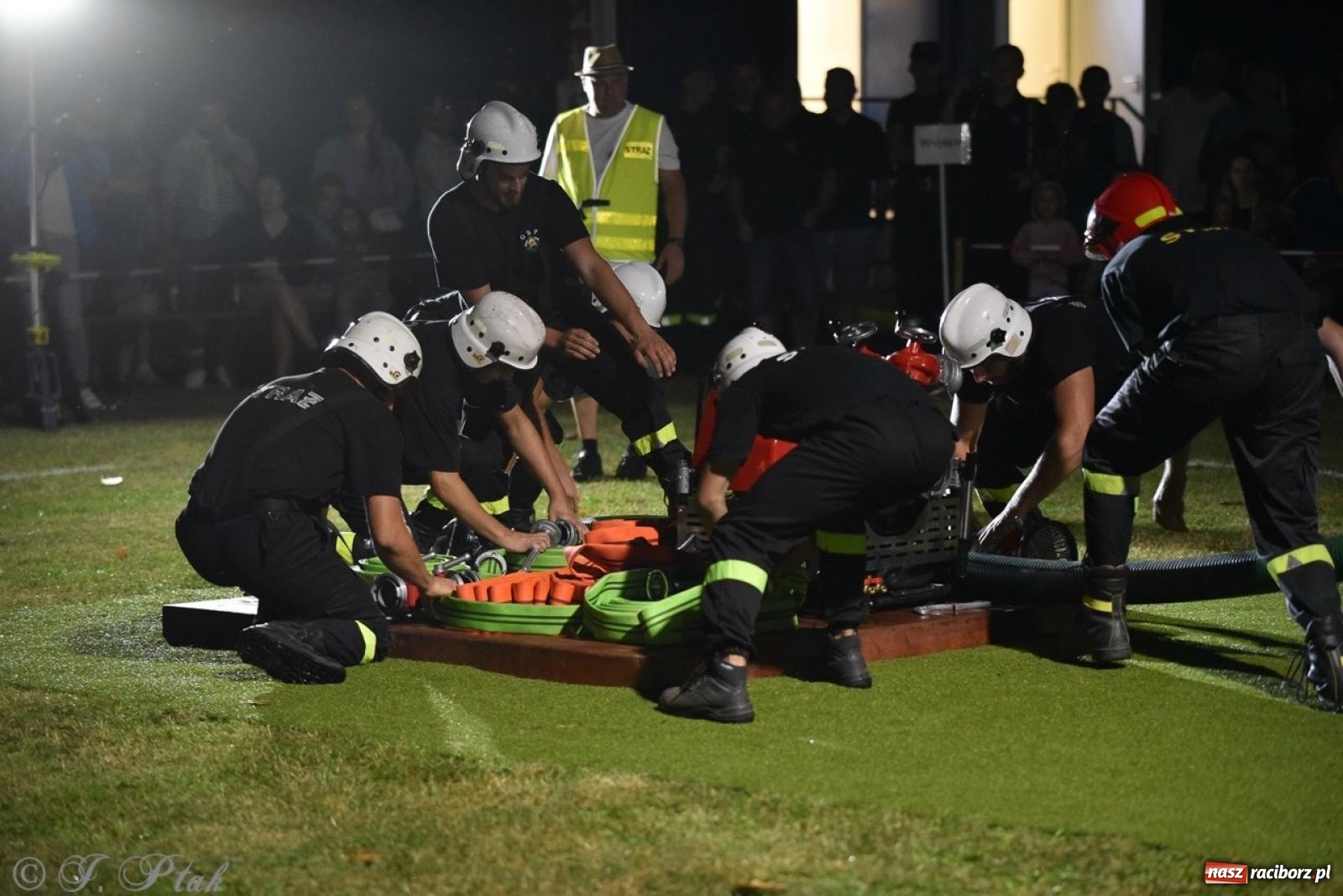 Zdjęcie w galerii na portalu naszraciborz.pl: Kosmiczny wynik OSP Krzanowice na Samborowickim Armagedonie [FOTO i WIDEO] wiadomości z regionu