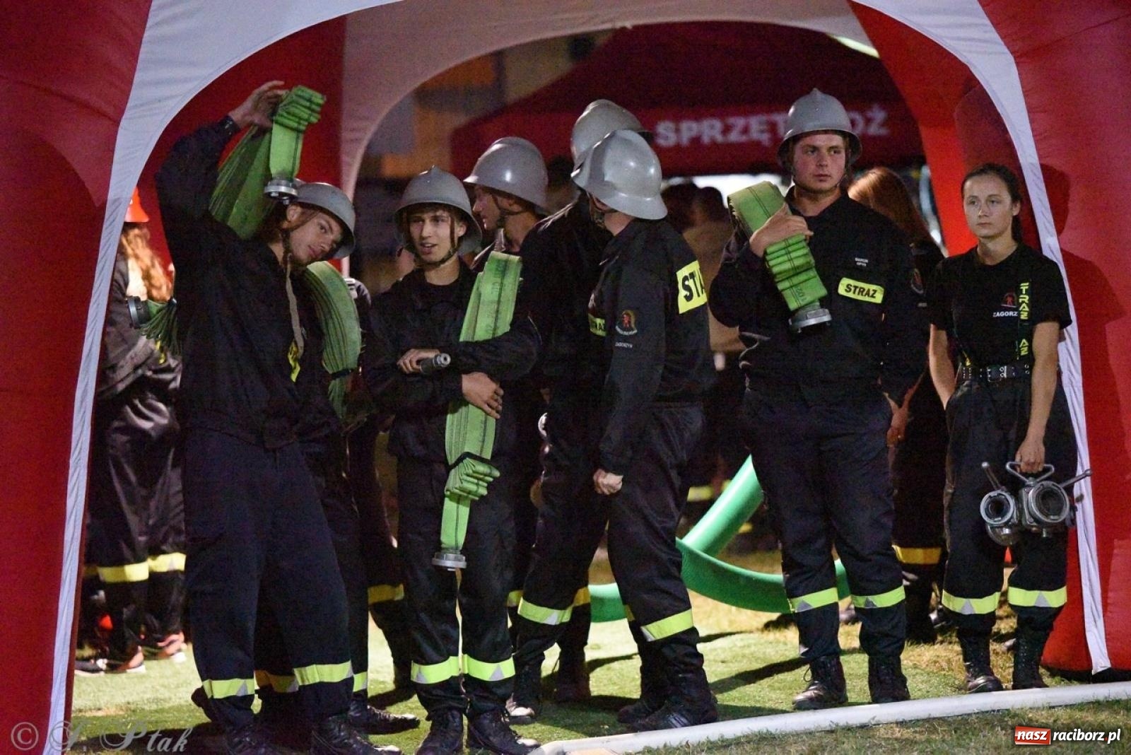 Zdjęcie w galerii na portalu naszraciborz.pl: Kosmiczny wynik OSP Krzanowice na Samborowickim Armagedonie [FOTO i WIDEO] wiadomości z regionu