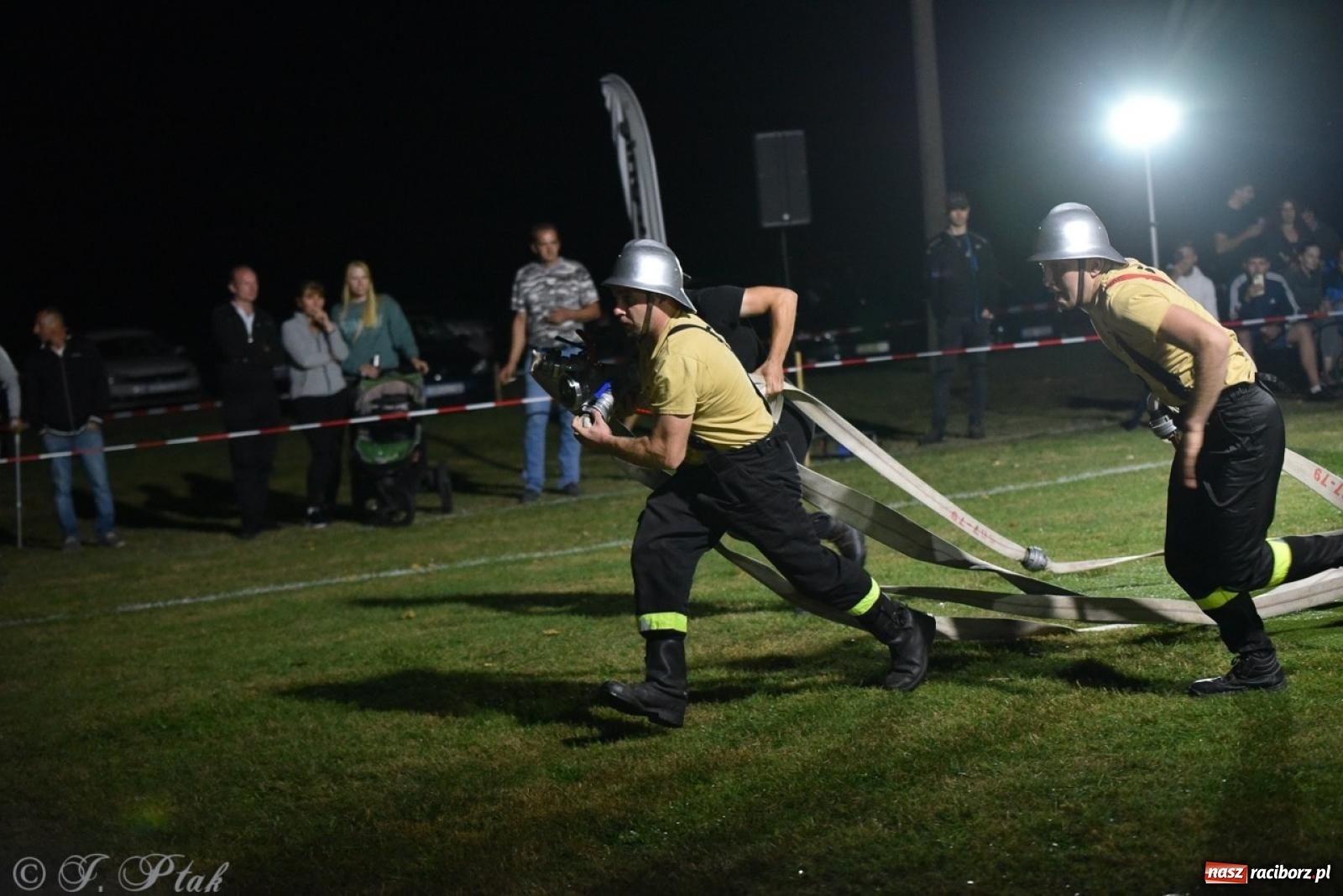 Zdjęcie w galerii na portalu naszraciborz.pl: Kosmiczny wynik OSP Krzanowice na Samborowickim Armagedonie [FOTO i WIDEO] wiadomości z regionu