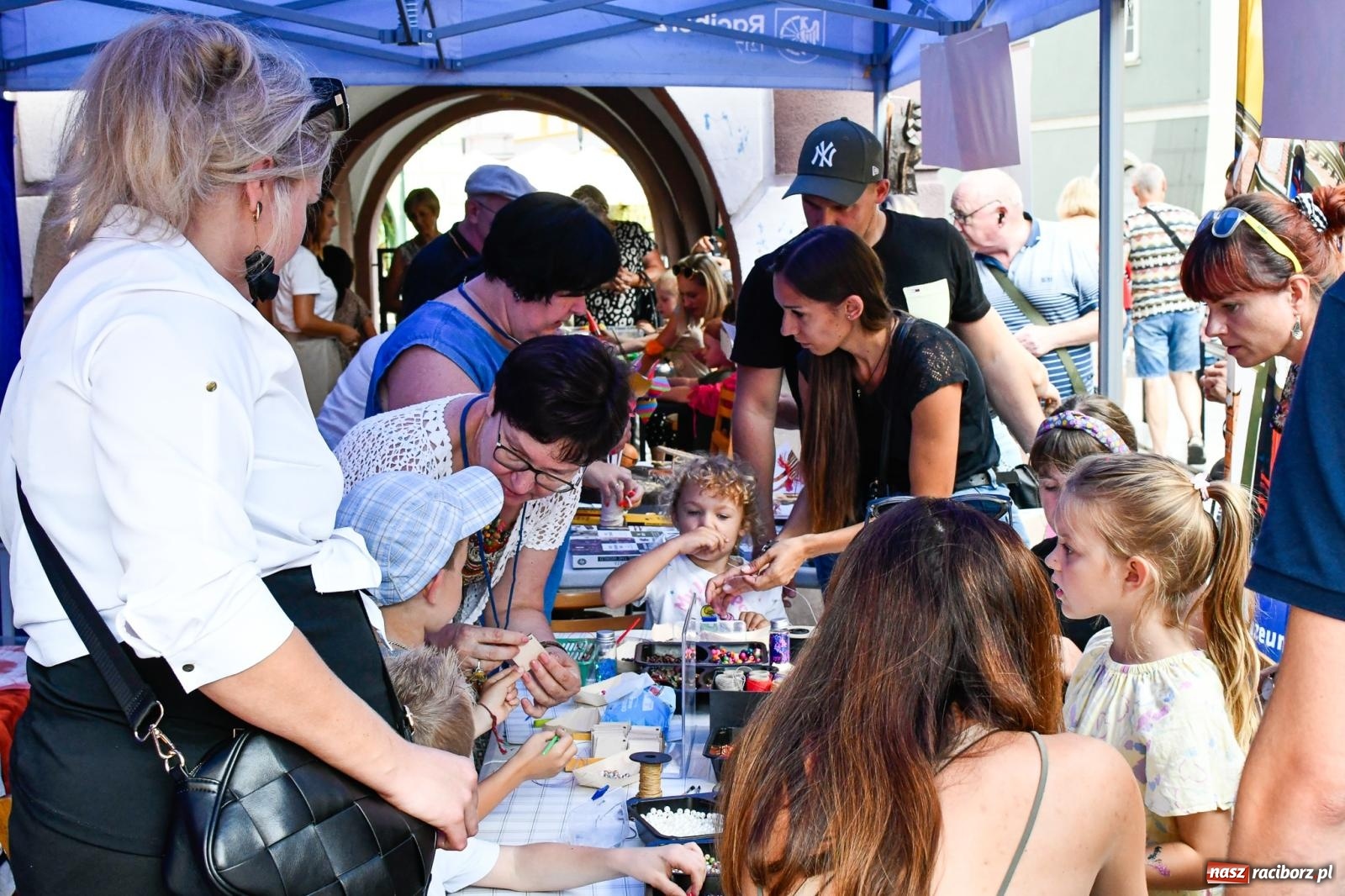 Zdjęcie w galerii na portalu naszraciborz.pl: Trzecia edycja Raciborskiego Festiwalu Muzealnego odbyła się na ul. Długiej wiadomości z regionu