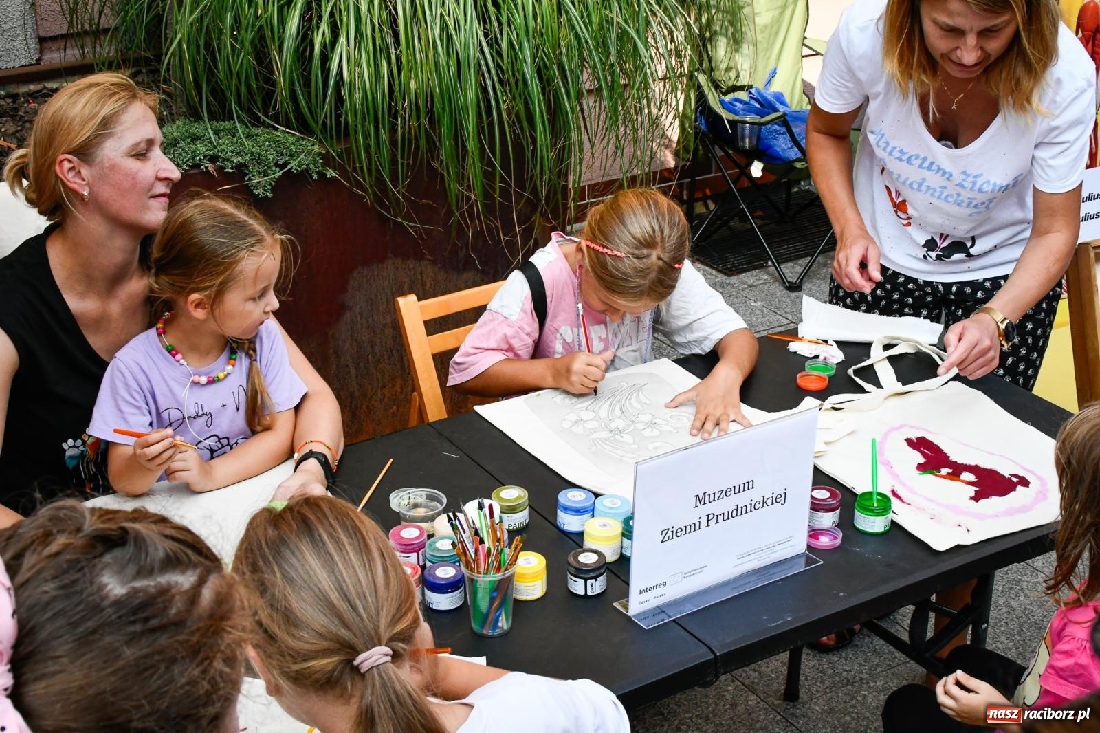 Zdjęcie w galerii na portalu naszraciborz.pl: Trzecia edycja Raciborskiego Festiwalu Muzealnego odbyła się na ul. Długiej wiadomości z regionu