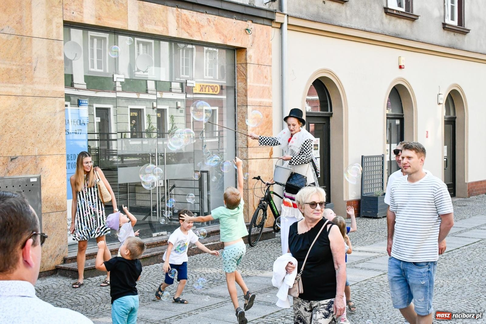 Zdjęcie w galerii na portalu naszraciborz.pl: Trzecia edycja Raciborskiego Festiwalu Muzealnego odbyła się na ul. Długiej wiadomości z regionu