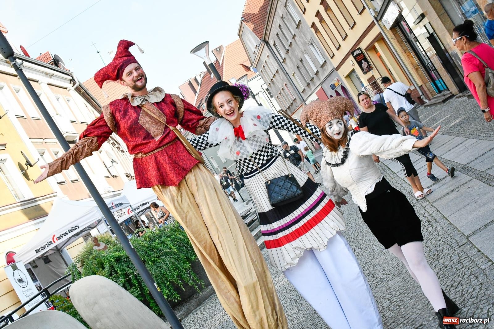 Zdjęcie w galerii na portalu naszraciborz.pl: Trzecia edycja Raciborskiego Festiwalu Muzealnego odbyła się na ul. Długiej wiadomości z regionu