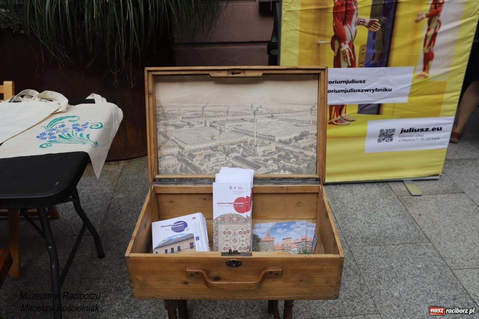 Zdjęcie w galerii na portalu naszraciborz.pl: Trzecia edycja Raciborskiego Festiwalu Muzealnego odbyła się na ul. Długiej wiadomości z regionu