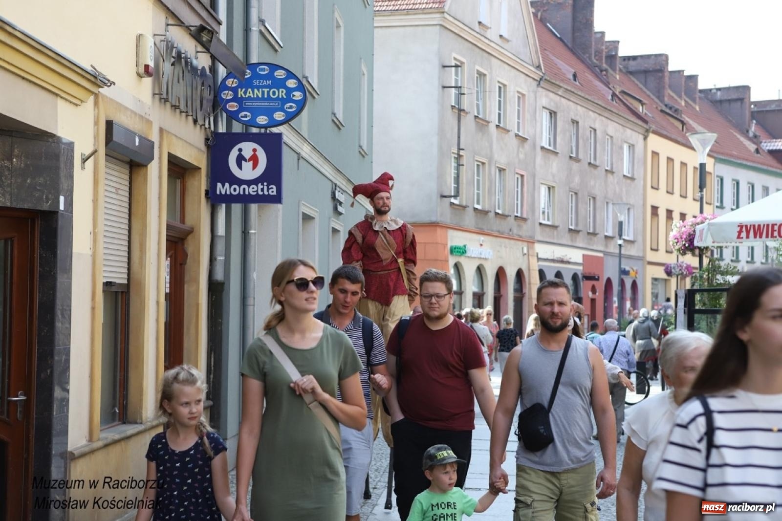 Zdjęcie w galerii na portalu naszraciborz.pl: Trzecia edycja Raciborskiego Festiwalu Muzealnego odbyła się na ul. Długiej wiadomości z regionu