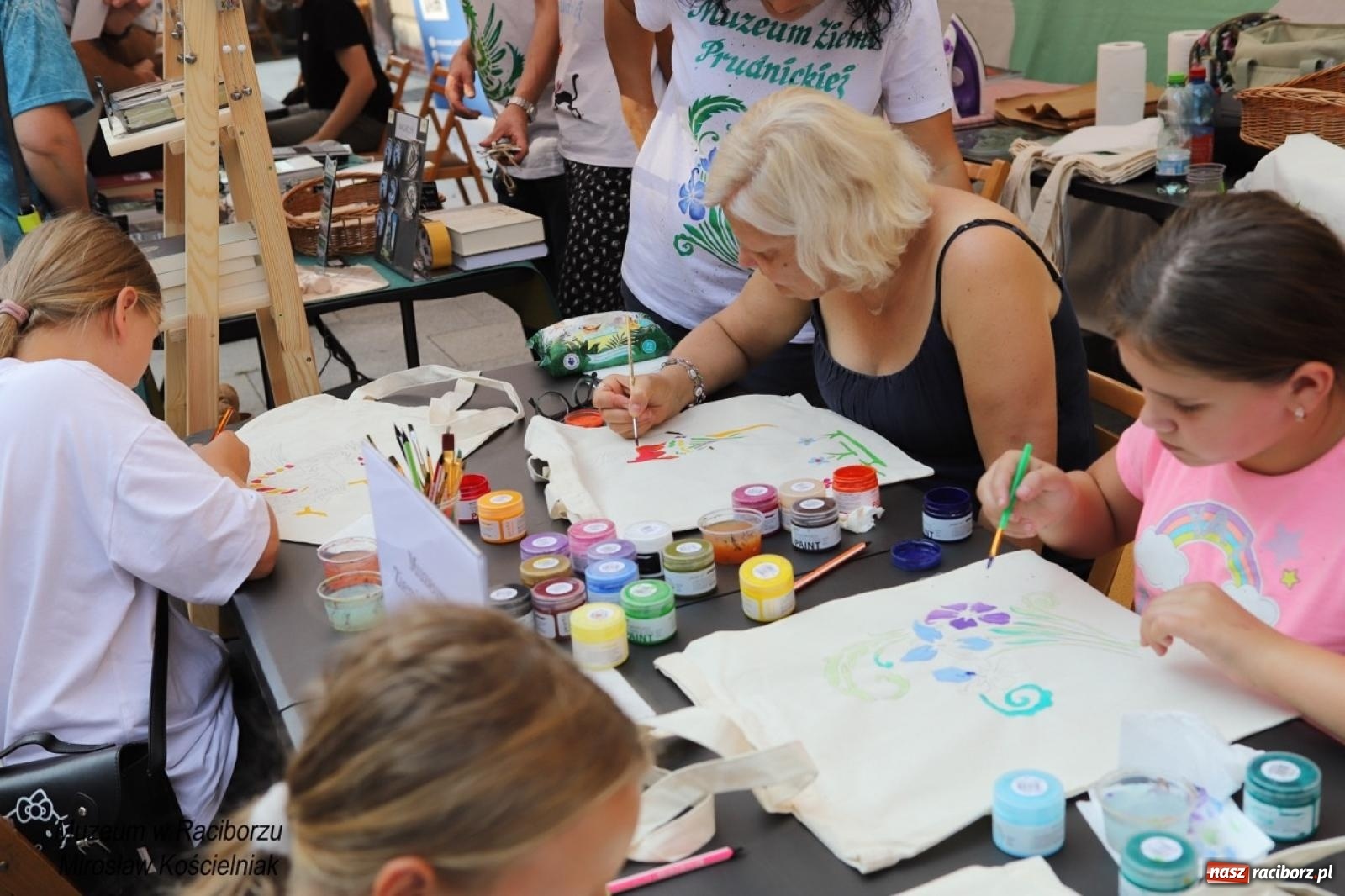 Zdjęcie w galerii na portalu naszraciborz.pl: Trzecia edycja Raciborskiego Festiwalu Muzealnego odbyła się na ul. Długiej wiadomości z regionu