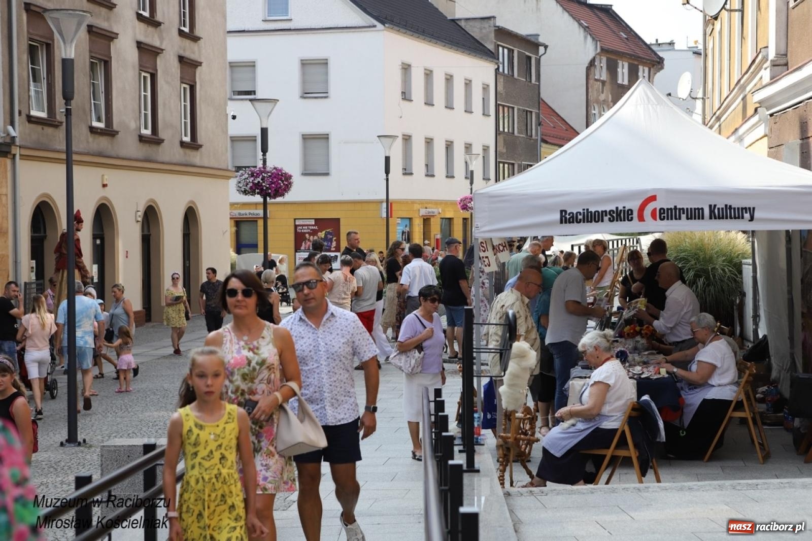 Zdjęcie w galerii na portalu naszraciborz.pl: Trzecia edycja Raciborskiego Festiwalu Muzealnego odbyła się na ul. Długiej wiadomości z regionu