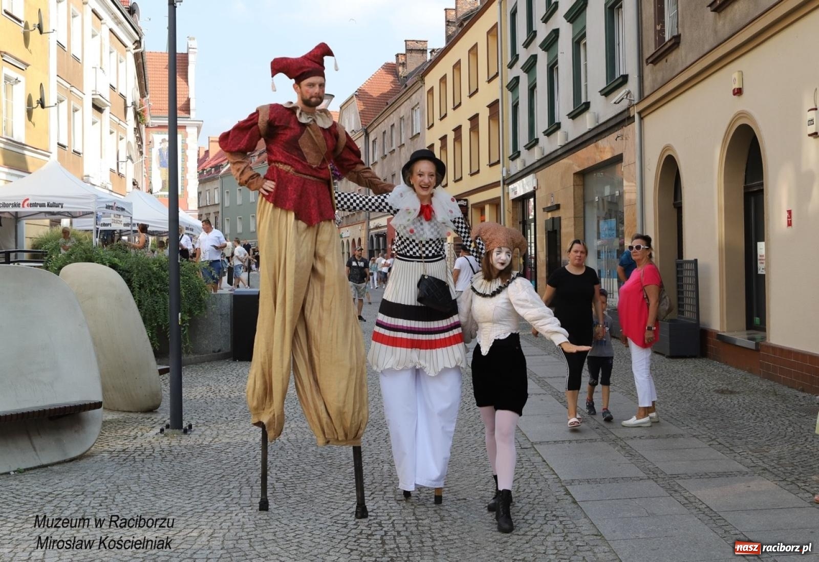 Zdjęcie w galerii na portalu naszraciborz.pl: Trzecia edycja Raciborskiego Festiwalu Muzealnego odbyła się na ul. Długiej wiadomości z regionu