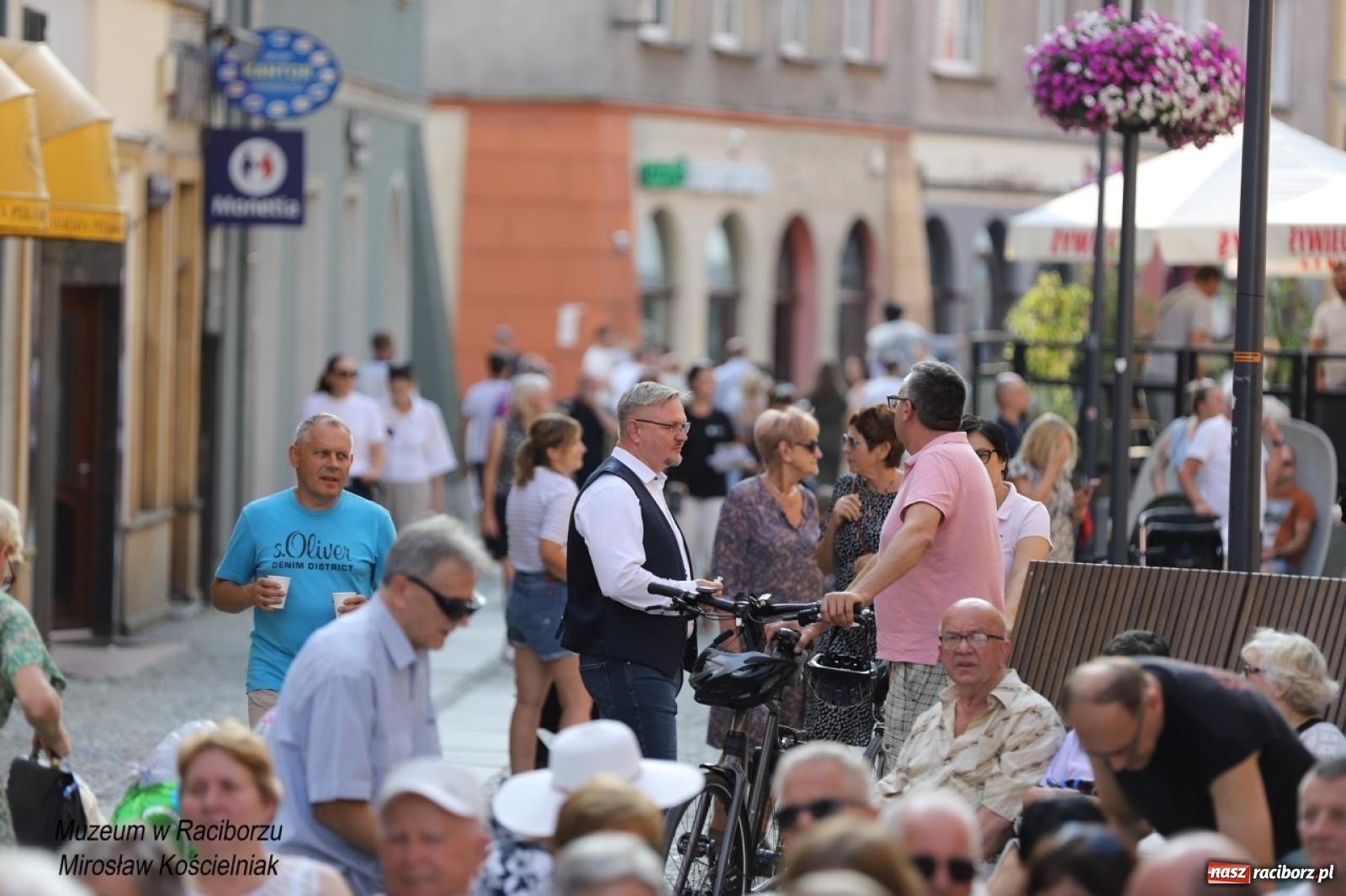 Zdjęcie w galerii na portalu naszraciborz.pl: Trzecia edycja Raciborskiego Festiwalu Muzealnego odbyła się na ul. Długiej wiadomości z regionu