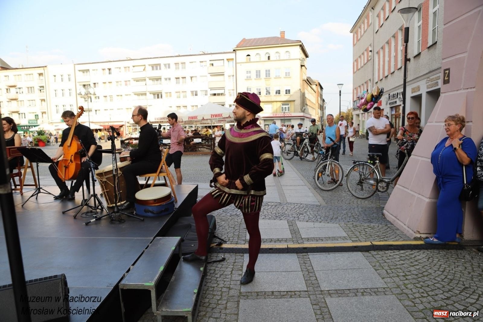 Zdjęcie w galerii na portalu naszraciborz.pl: Trzecia edycja Raciborskiego Festiwalu Muzealnego odbyła się na ul. Długiej wiadomości z regionu
