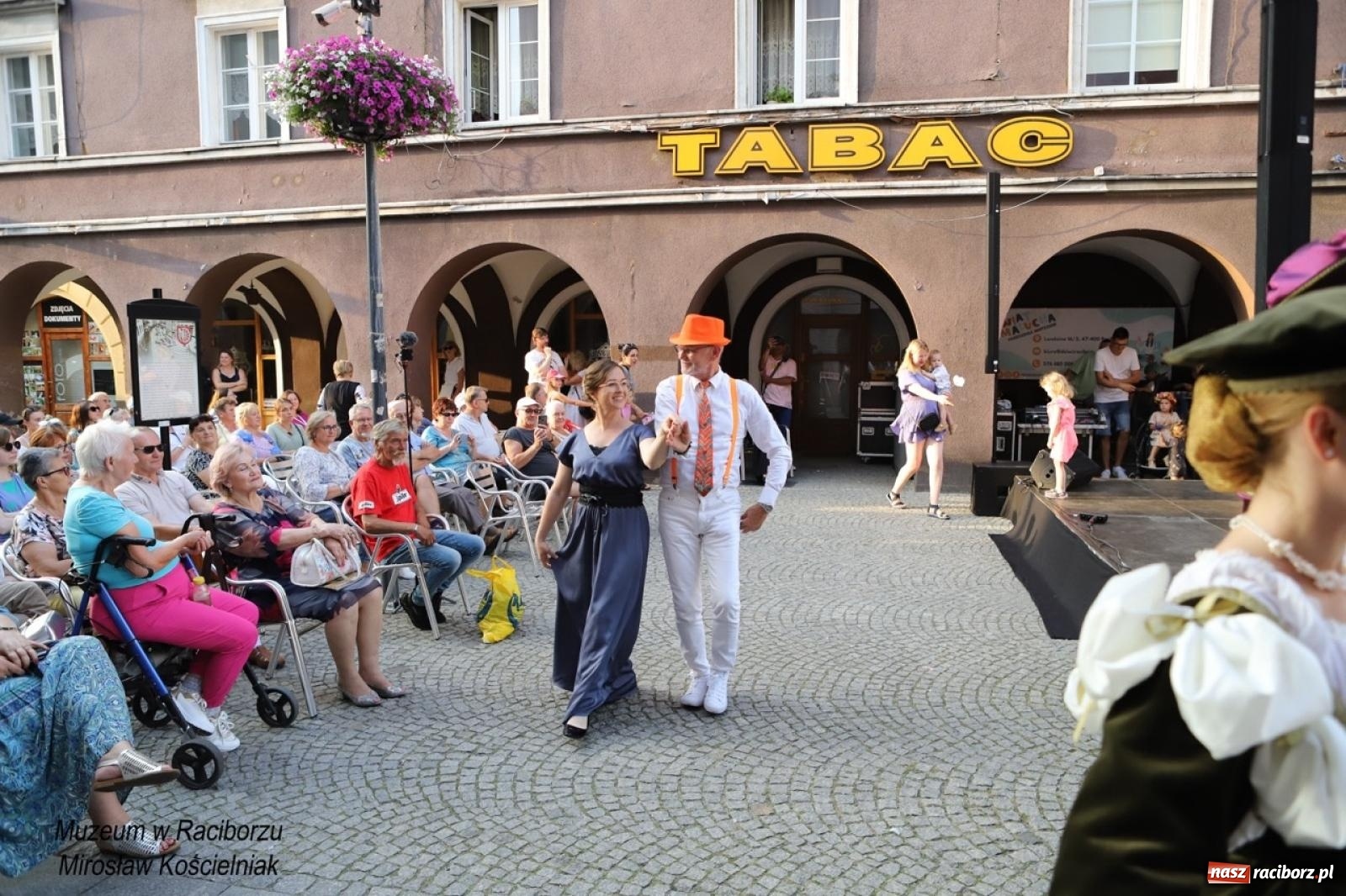 Zdjęcie w galerii na portalu naszraciborz.pl: Trzecia edycja Raciborskiego Festiwalu Muzealnego odbyła się na ul. Długiej wiadomości z regionu
