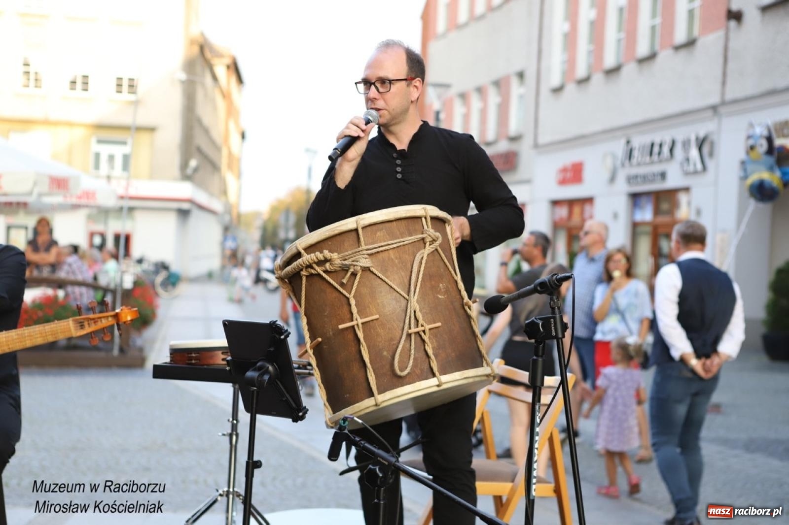 Zdjęcie w galerii na portalu naszraciborz.pl: Trzecia edycja Raciborskiego Festiwalu Muzealnego odbyła się na ul. Długiej wiadomości z regionu