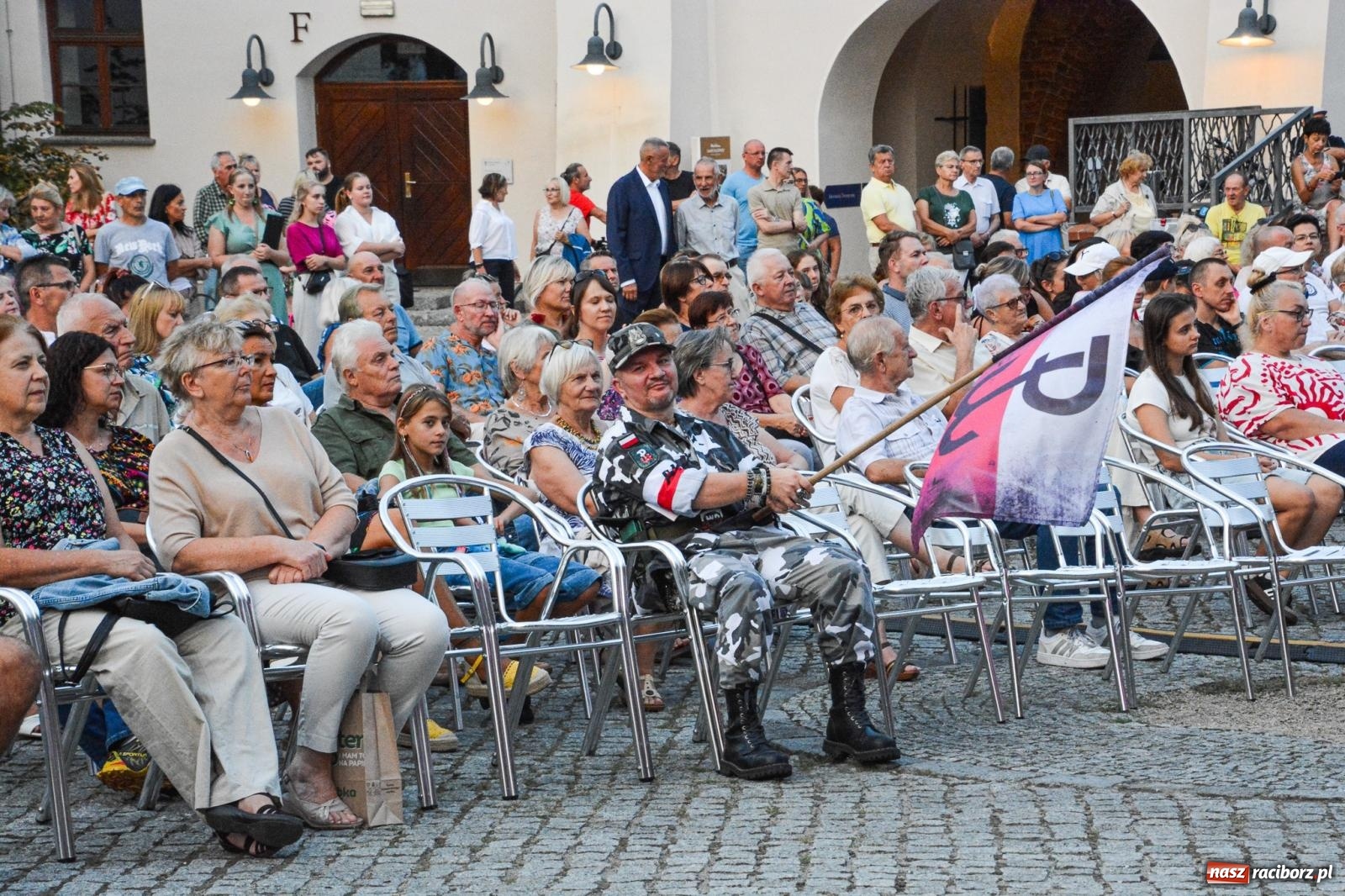 Zdjęcie w galerii na portalu naszraciborz.pl: Koncert (Nie)zakazane piosenki na Zamku Piastowskim [FOTO i WIDEO] wiadomości z regionu