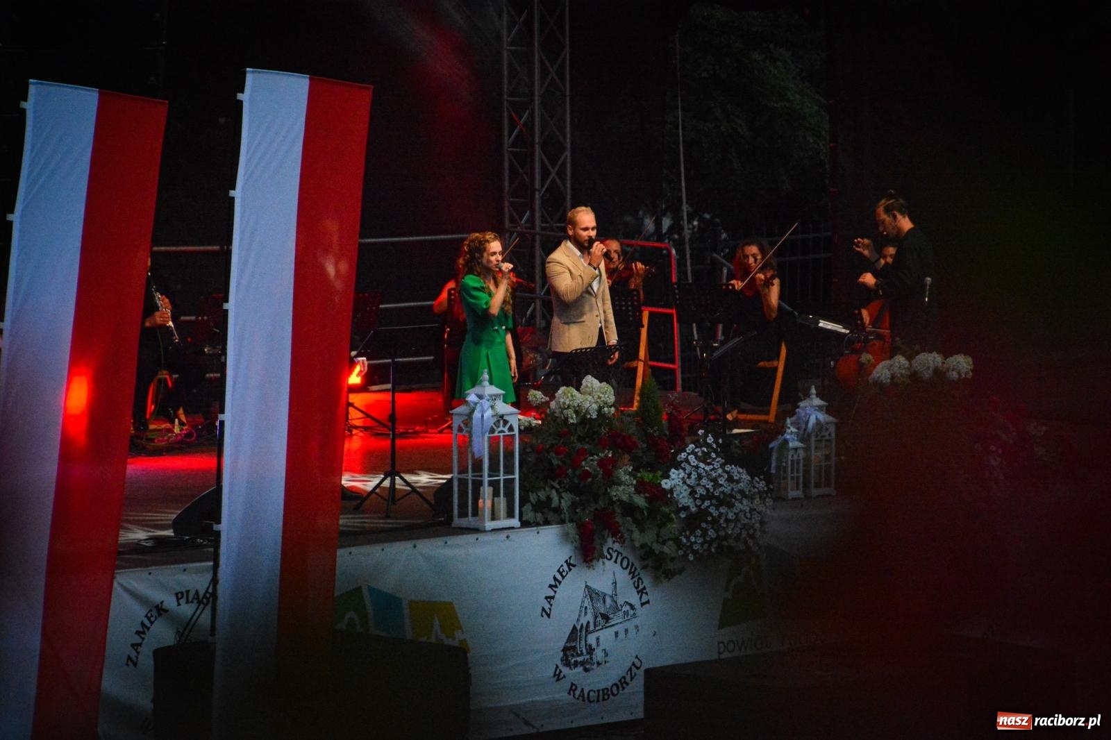 Zdjęcie w galerii na portalu naszraciborz.pl: Koncert (Nie)zakazane piosenki na Zamku Piastowskim [FOTO i WIDEO] wiadomości z regionu