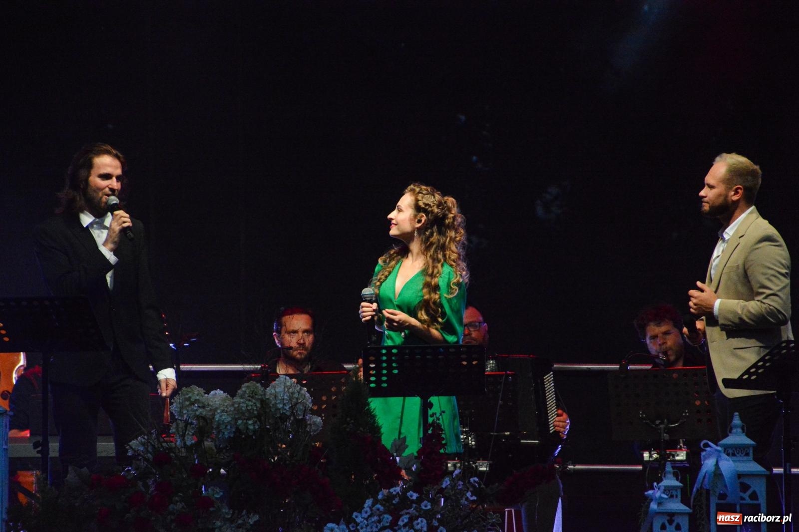 Zdjęcie w galerii na portalu naszraciborz.pl: Koncert (Nie)zakazane piosenki na Zamku Piastowskim [FOTO i WIDEO] wiadomości z regionu