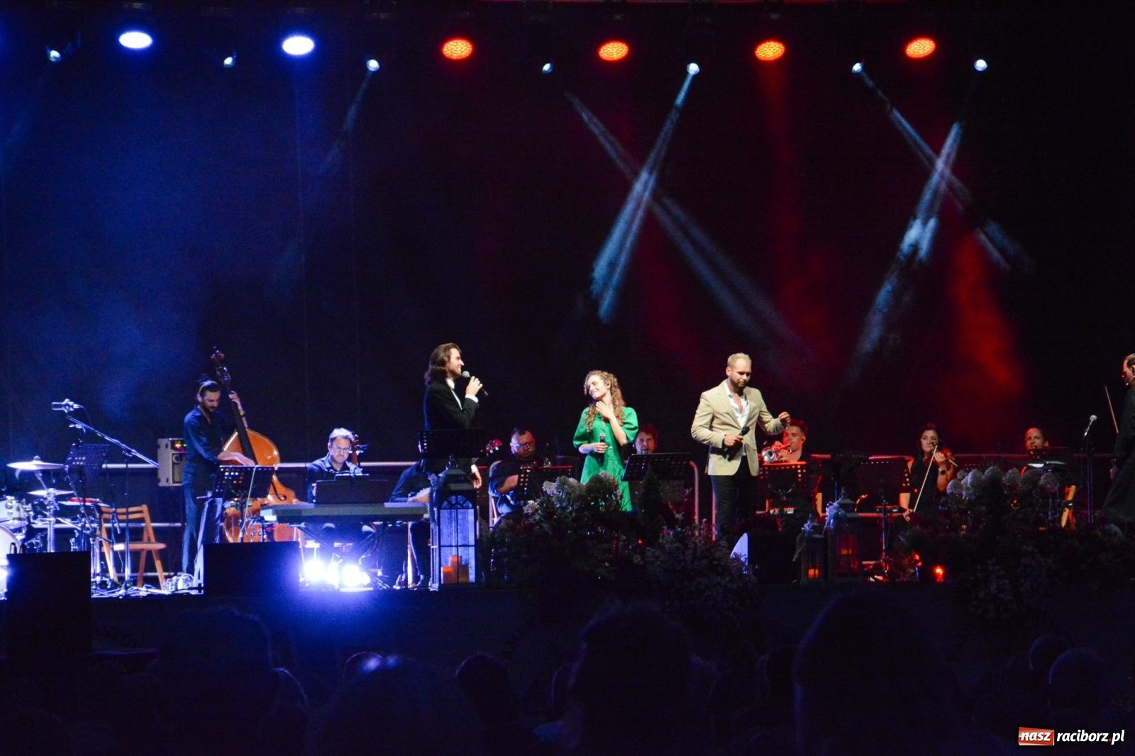 Zdjęcie w galerii na portalu naszraciborz.pl: Koncert (Nie)zakazane piosenki na Zamku Piastowskim [FOTO i WIDEO] wiadomości z regionu