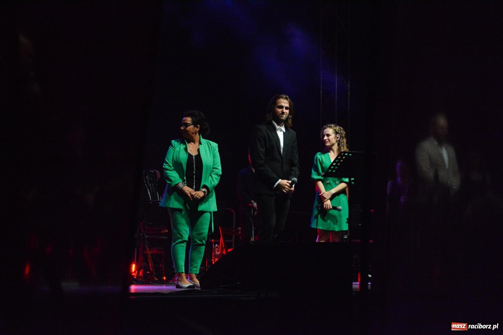 Zdjęcie w galerii na portalu naszraciborz.pl: Koncert (Nie)zakazane piosenki na Zamku Piastowskim [FOTO i WIDEO] wiadomości z regionu