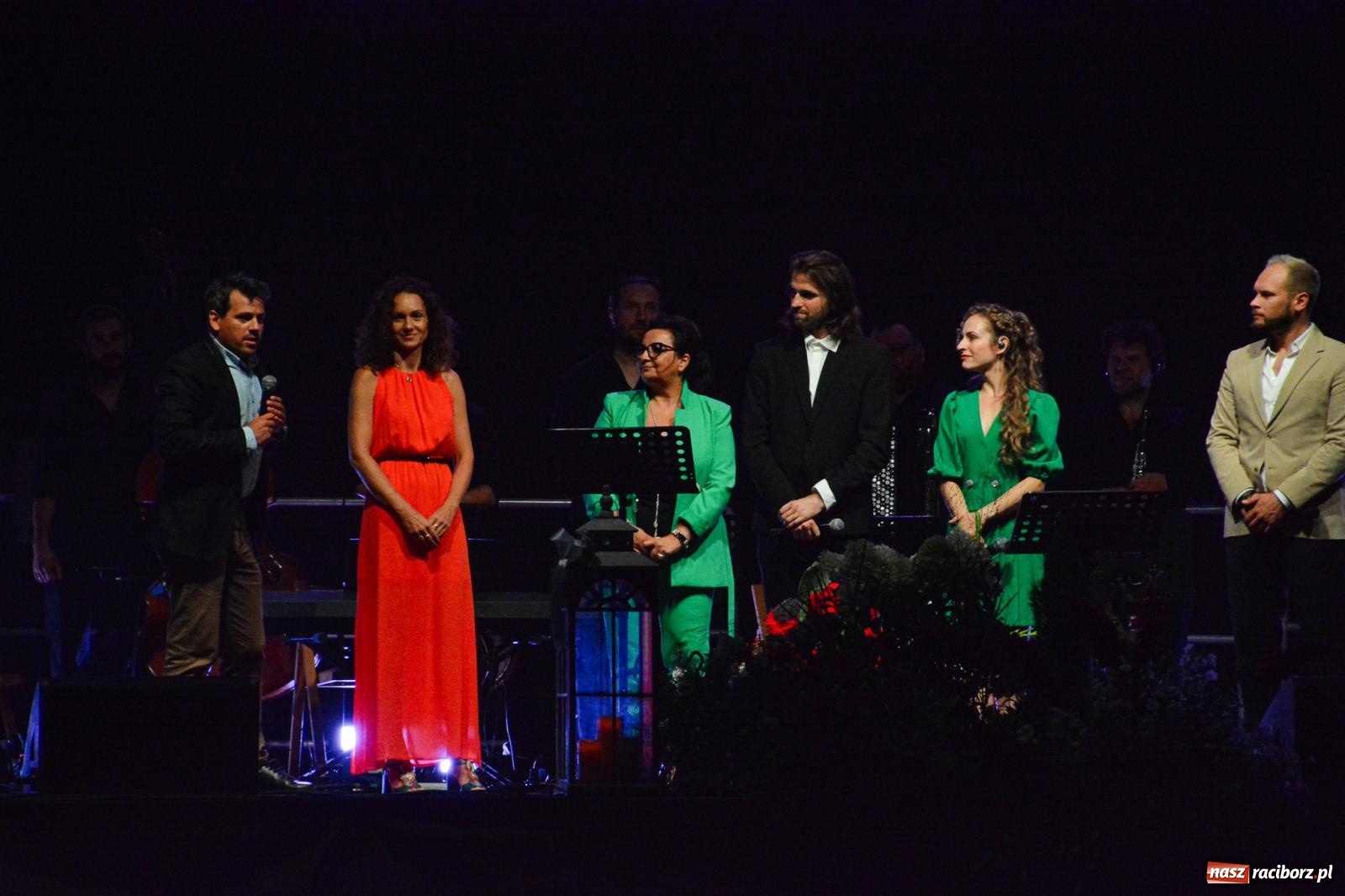 Zdjęcie w galerii na portalu naszraciborz.pl: Koncert (Nie)zakazane piosenki na Zamku Piastowskim [FOTO i WIDEO] wiadomości z regionu