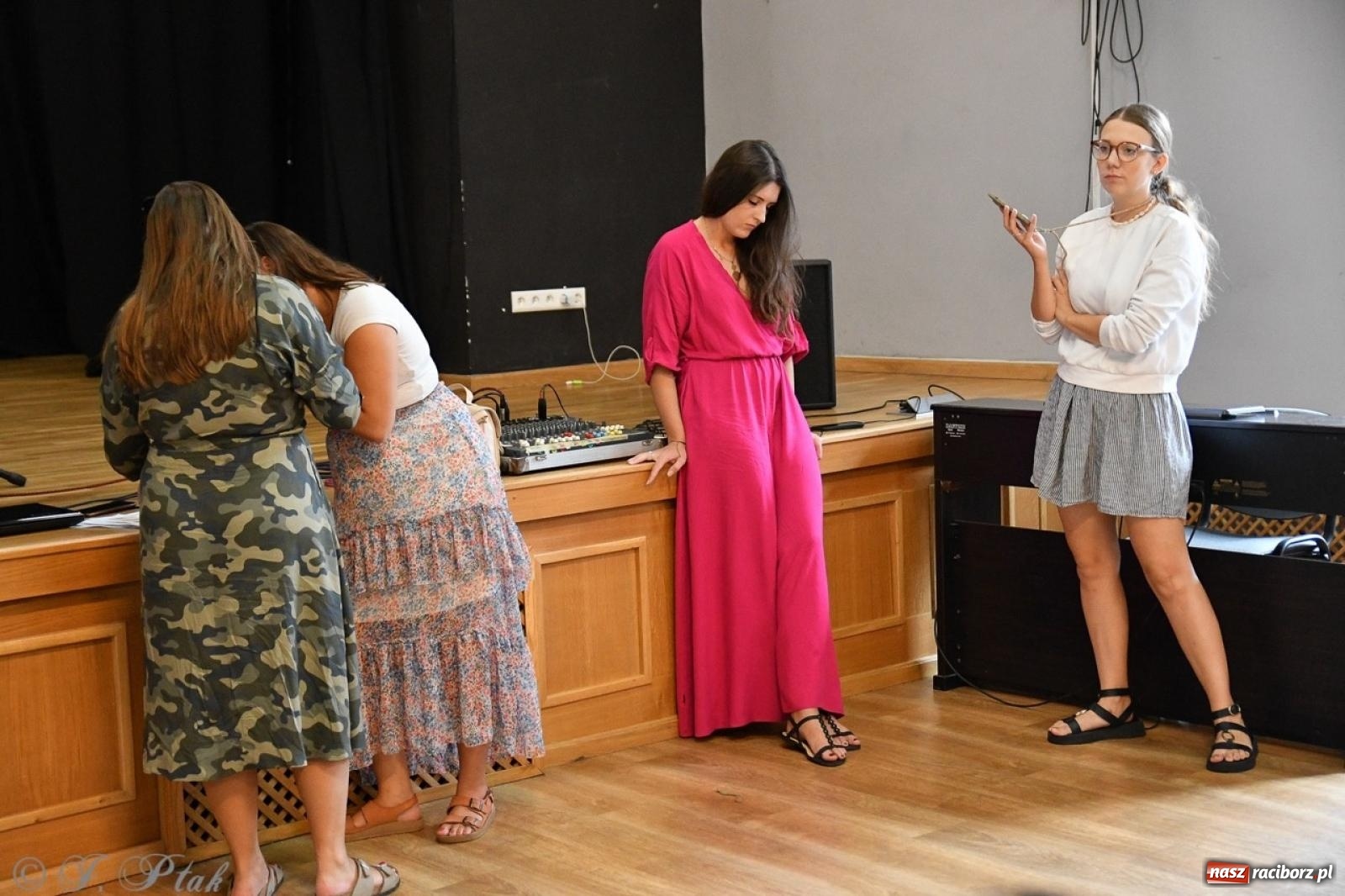 Zdjęcie w galerii na portalu naszraciborz.pl: Nocne granie na Zamku Piastowskim: Koncert z okazji 30-lecia zespołu Miraż wiadomości z regionu