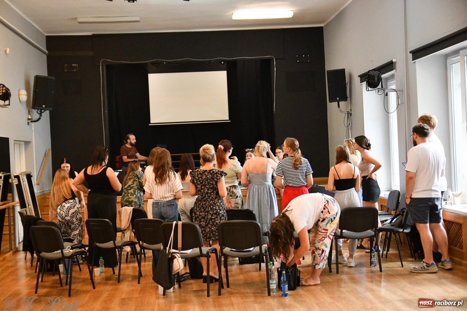 Zdjęcie w galerii na portalu naszraciborz.pl: Nocne granie na Zamku Piastowskim: Koncert z okazji 30-lecia zespołu Miraż wiadomości z regionu