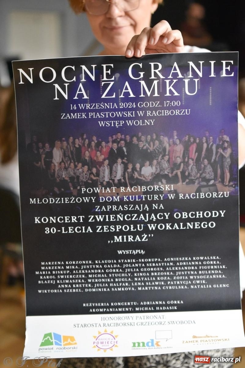 Zdjęcie w galerii na portalu naszraciborz.pl: Nocne granie na Zamku Piastowskim: Koncert z okazji 30-lecia zespołu Miraż wiadomości z regionu