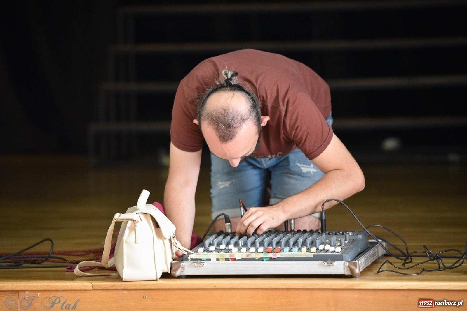 Zdjęcie w galerii na portalu naszraciborz.pl: Nocne granie na Zamku Piastowskim: Koncert z okazji 30-lecia zespołu Miraż wiadomości z regionu