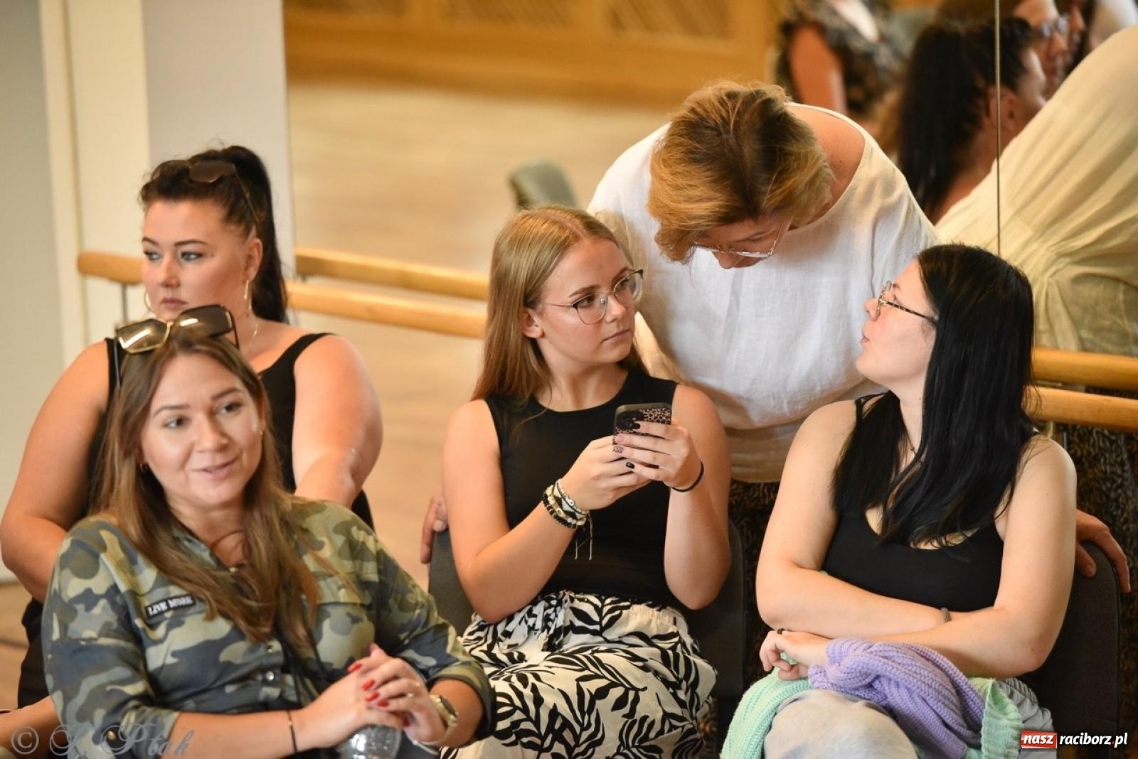 Zdjęcie w galerii na portalu naszraciborz.pl: Nocne granie na Zamku Piastowskim: Koncert z okazji 30-lecia zespołu Miraż wiadomości z regionu