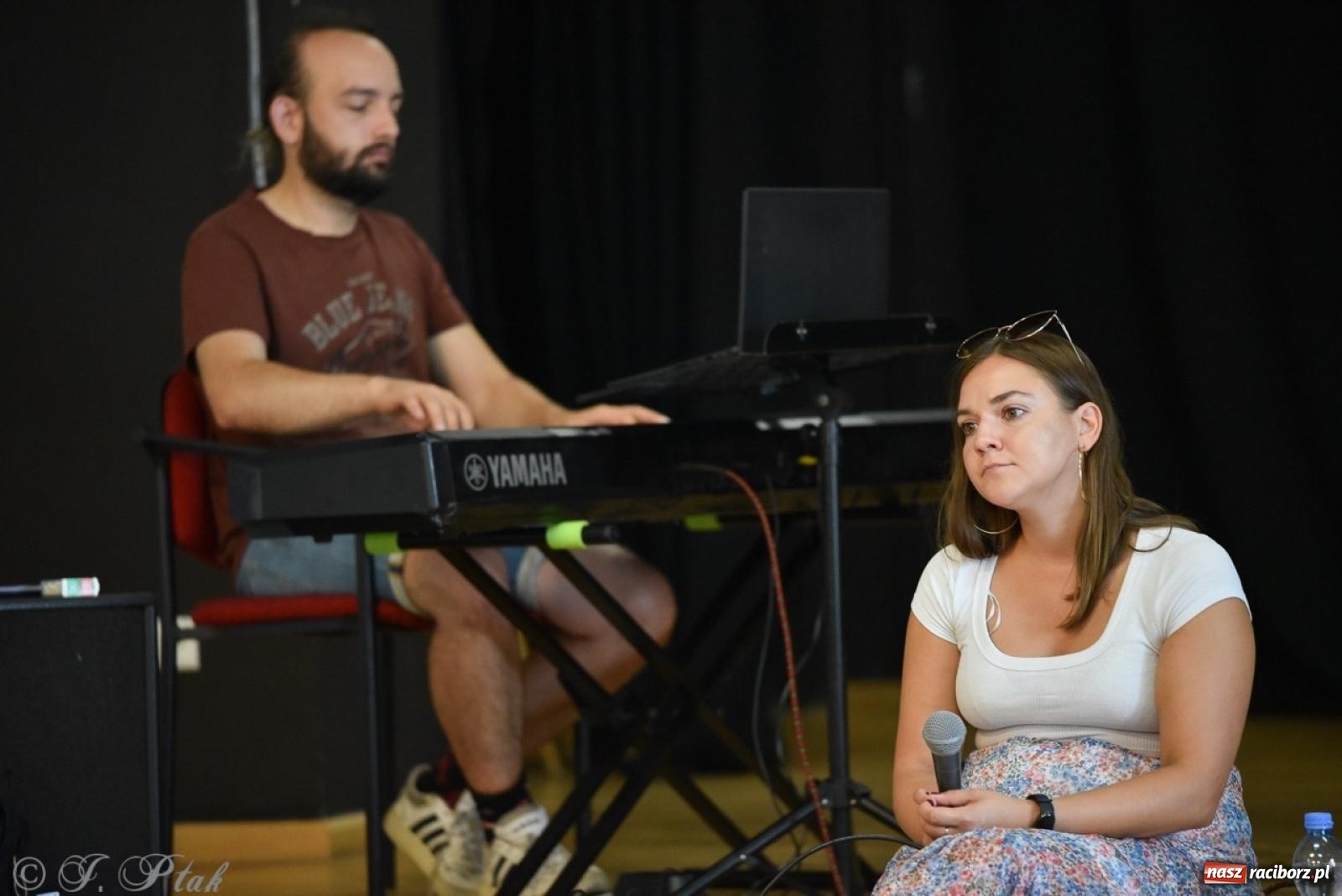 Zdjęcie w galerii na portalu naszraciborz.pl: Nocne granie na Zamku Piastowskim: Koncert z okazji 30-lecia zespołu Miraż wiadomości z regionu