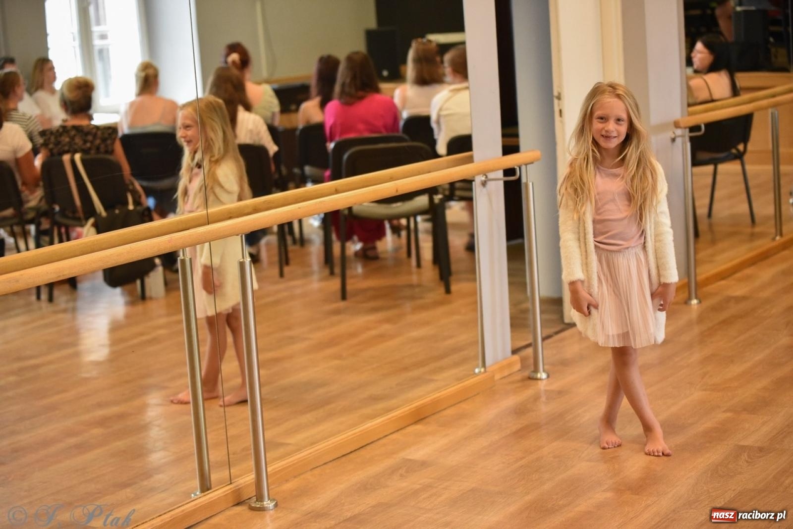 Zdjęcie w galerii na portalu naszraciborz.pl: Nocne granie na Zamku Piastowskim: Koncert z okazji 30-lecia zespołu Miraż wiadomości z regionu