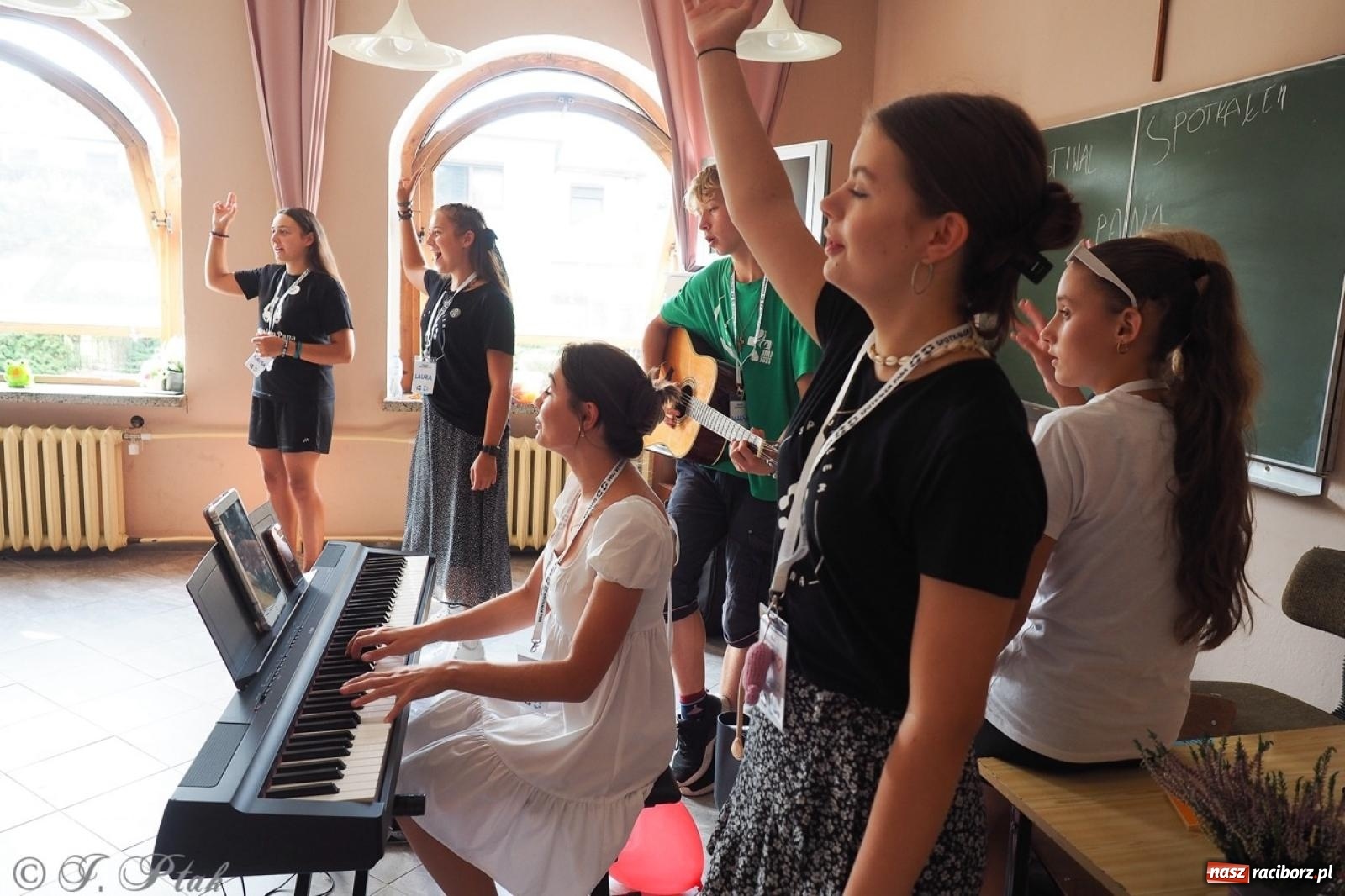 Zdjęcie w galerii na portalu naszraciborz.pl: XXXIII Festiwal Spotkałem Pana w Raciborzu – podsumowanie wydarzeń wiadomości z regionu