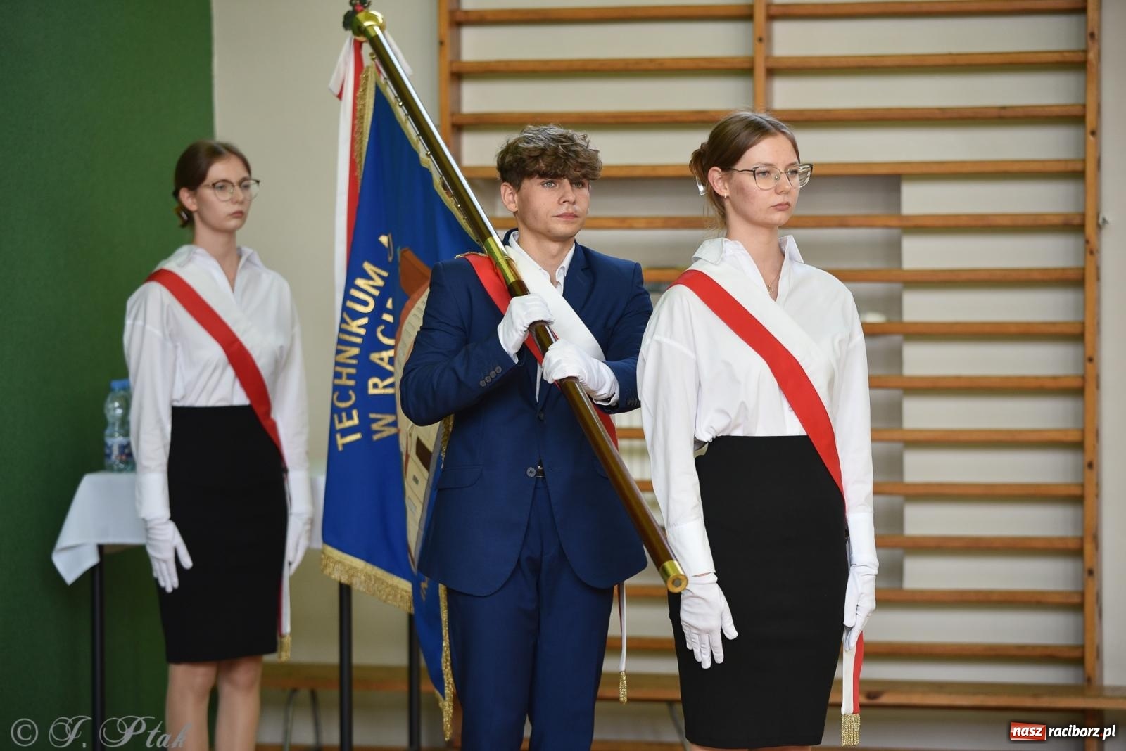 Zdjęcie w galerii na portalu naszraciborz.pl: Po wakacjach zostało tylko wspomnienie. Powiatowa Inauguracja Roku Szkolnego w Ekonomiku [FOTO i WIDEO] wiadomości z regionu
