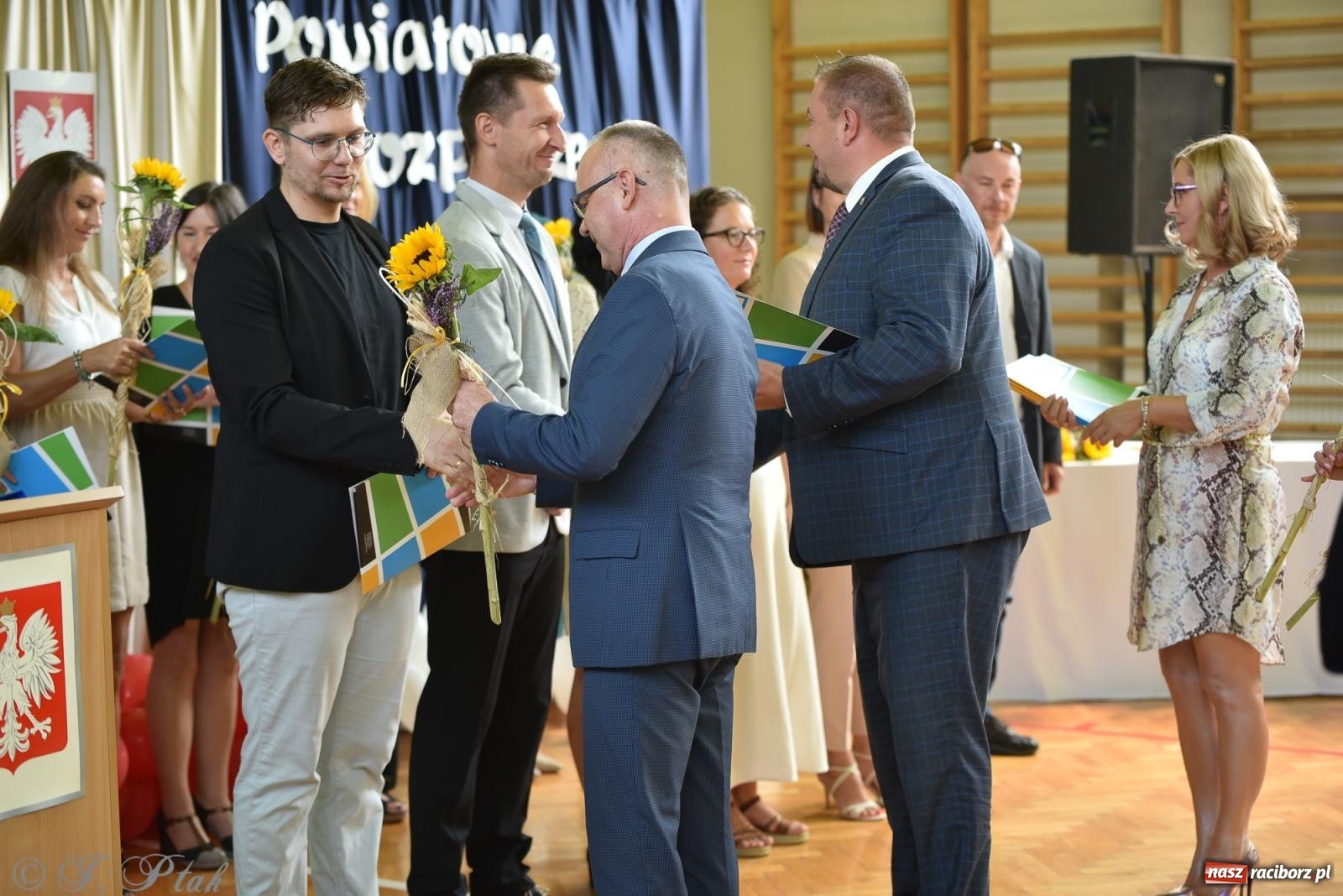 Zdjęcie w galerii na portalu naszraciborz.pl: Po wakacjach zostało tylko wspomnienie. Powiatowa Inauguracja Roku Szkolnego w Ekonomiku [FOTO i WIDEO] wiadomości z regionu