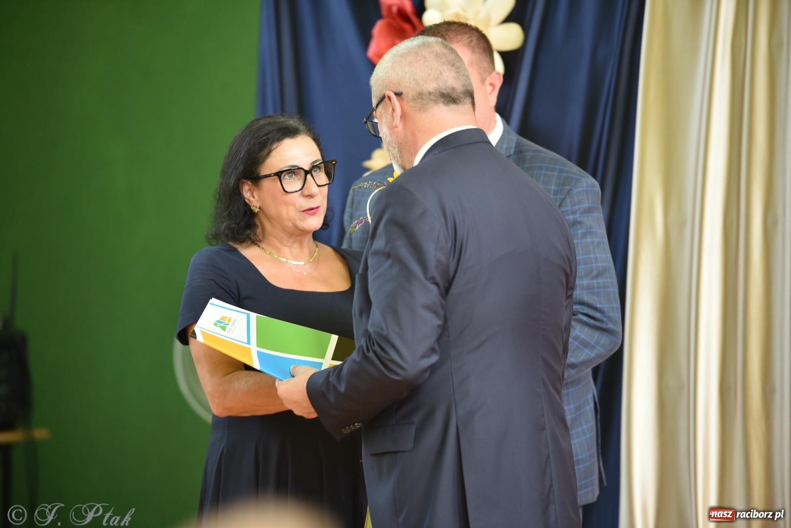 Zdjęcie w galerii na portalu naszraciborz.pl: Po wakacjach zostało tylko wspomnienie. Powiatowa Inauguracja Roku Szkolnego w Ekonomiku [FOTO i WIDEO] wiadomości z regionu