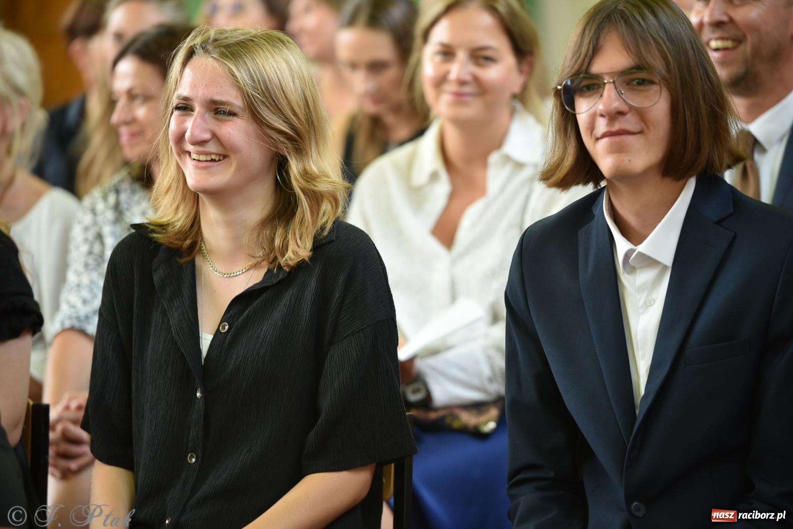 Zdjęcie w galerii na portalu naszraciborz.pl: Po wakacjach zostało tylko wspomnienie. Powiatowa Inauguracja Roku Szkolnego w Ekonomiku [FOTO i WIDEO] wiadomości z regionu
