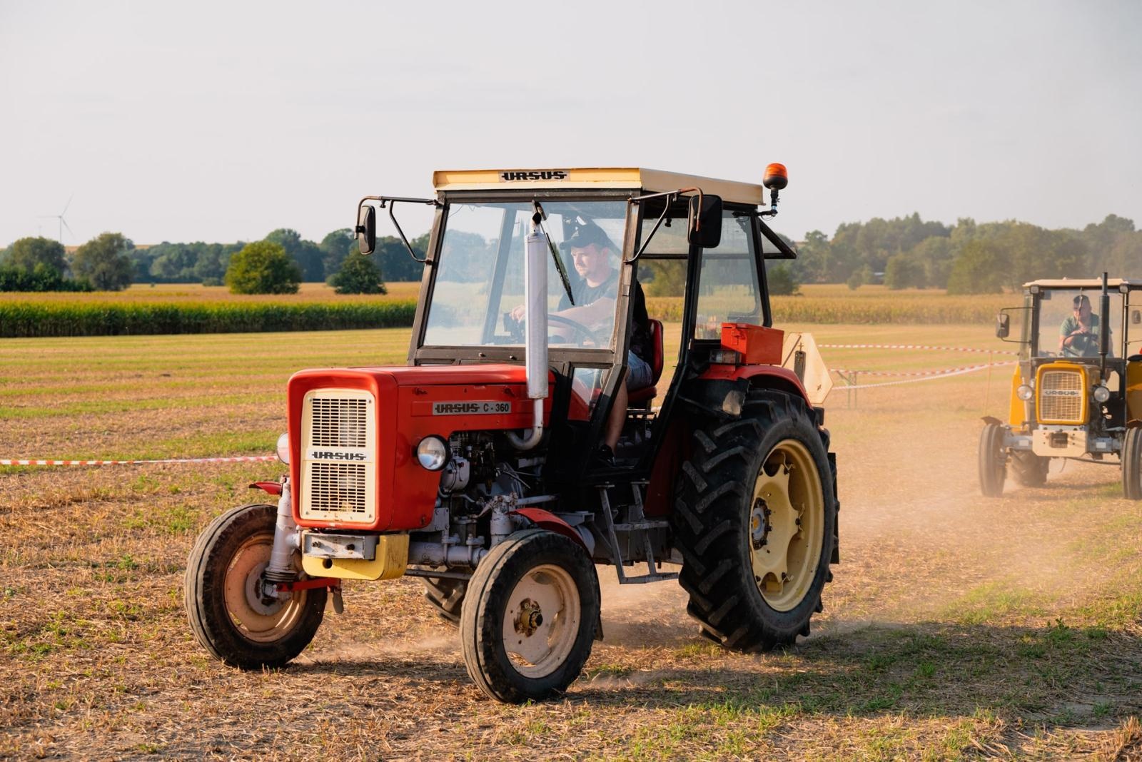 Zdjęcie w galerii na portalu naszraciborz.pl: Zmagania rolniczych potworów w Bolesławiu! Traktory na start podczas dożynek gminnych wiadomości z regionu