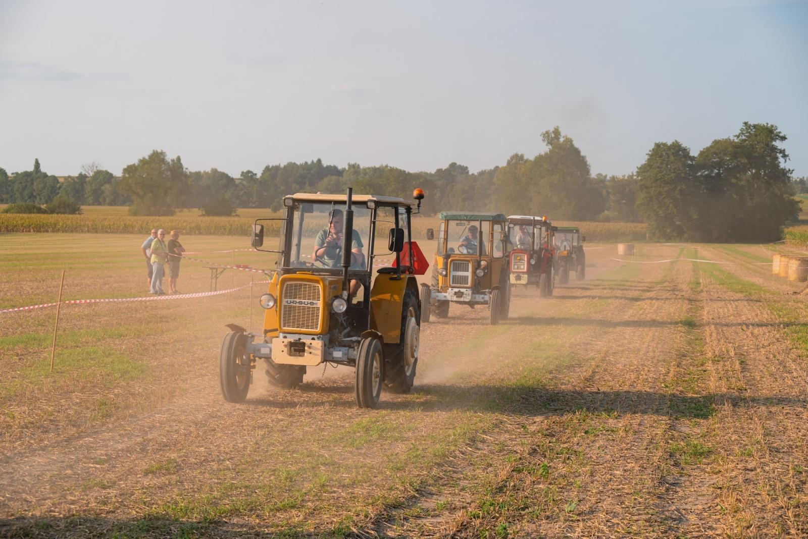 Zdjęcie w galerii na portalu naszraciborz.pl: Zmagania rolniczych potworów w Bolesławiu! Traktory na start podczas dożynek gminnych wiadomości z regionu