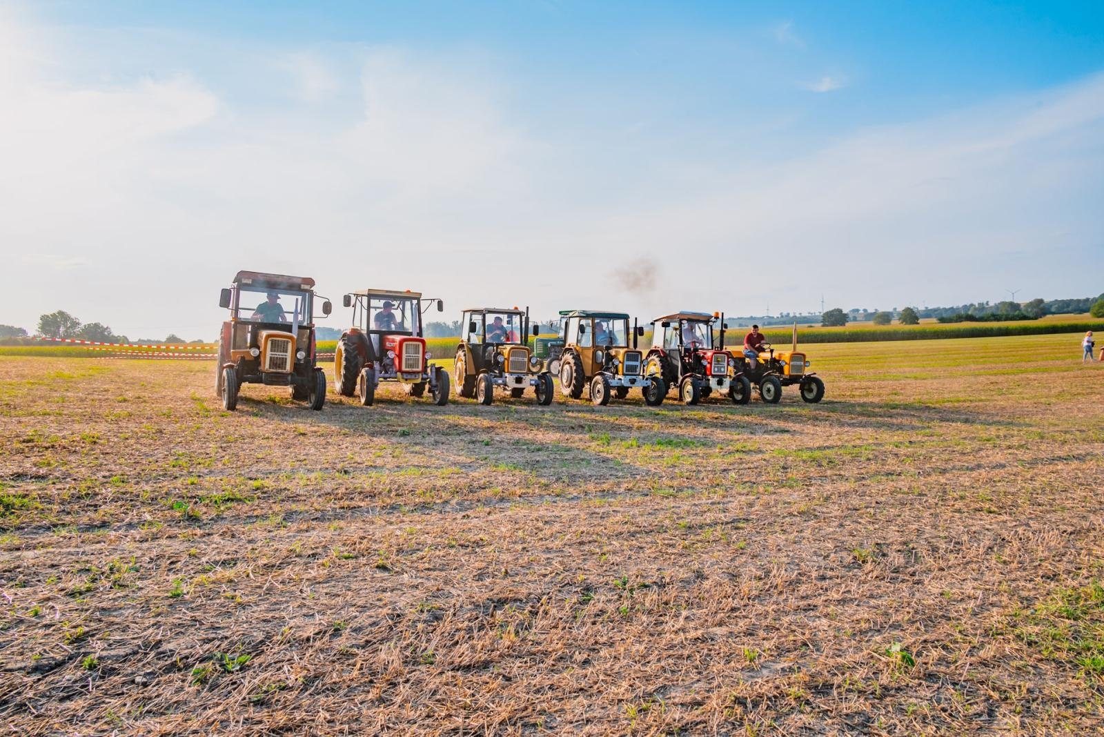Zdjęcie w galerii na portalu naszraciborz.pl: Zmagania rolniczych potworów w Bolesławiu! Traktory na start podczas dożynek gminnych wiadomości z regionu