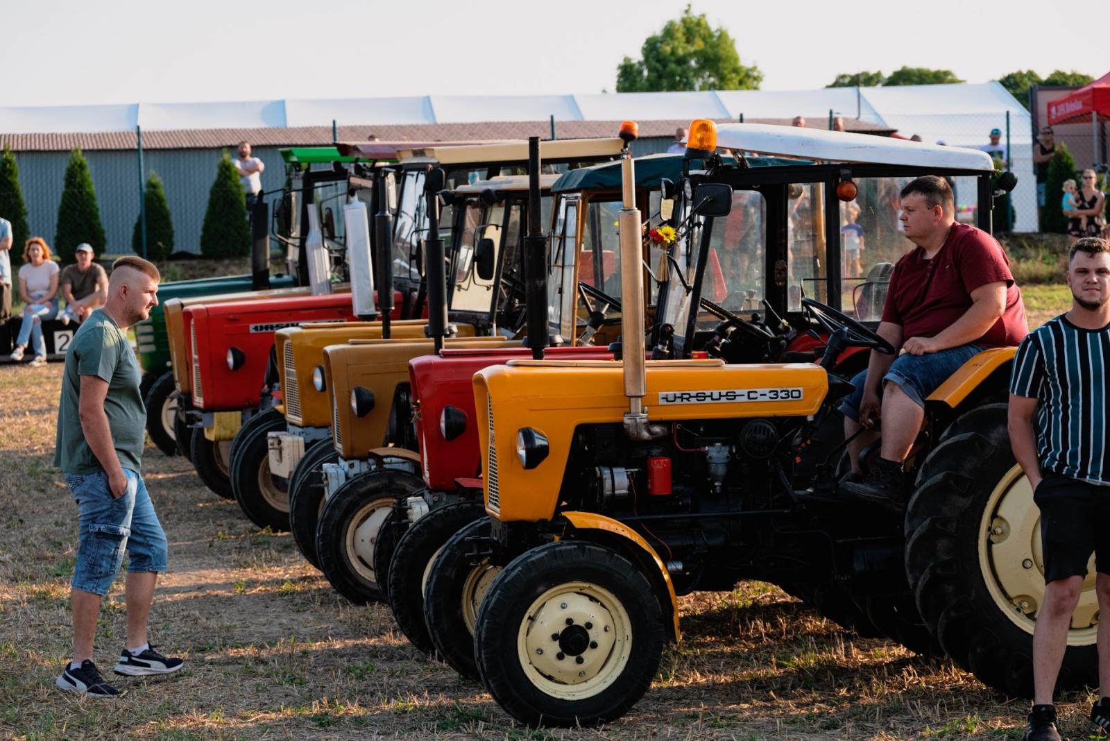 Zdjęcie w galerii na portalu naszraciborz.pl: Zmagania rolniczych potworów w Bolesławiu! Traktory na start podczas dożynek gminnych wiadomości z regionu