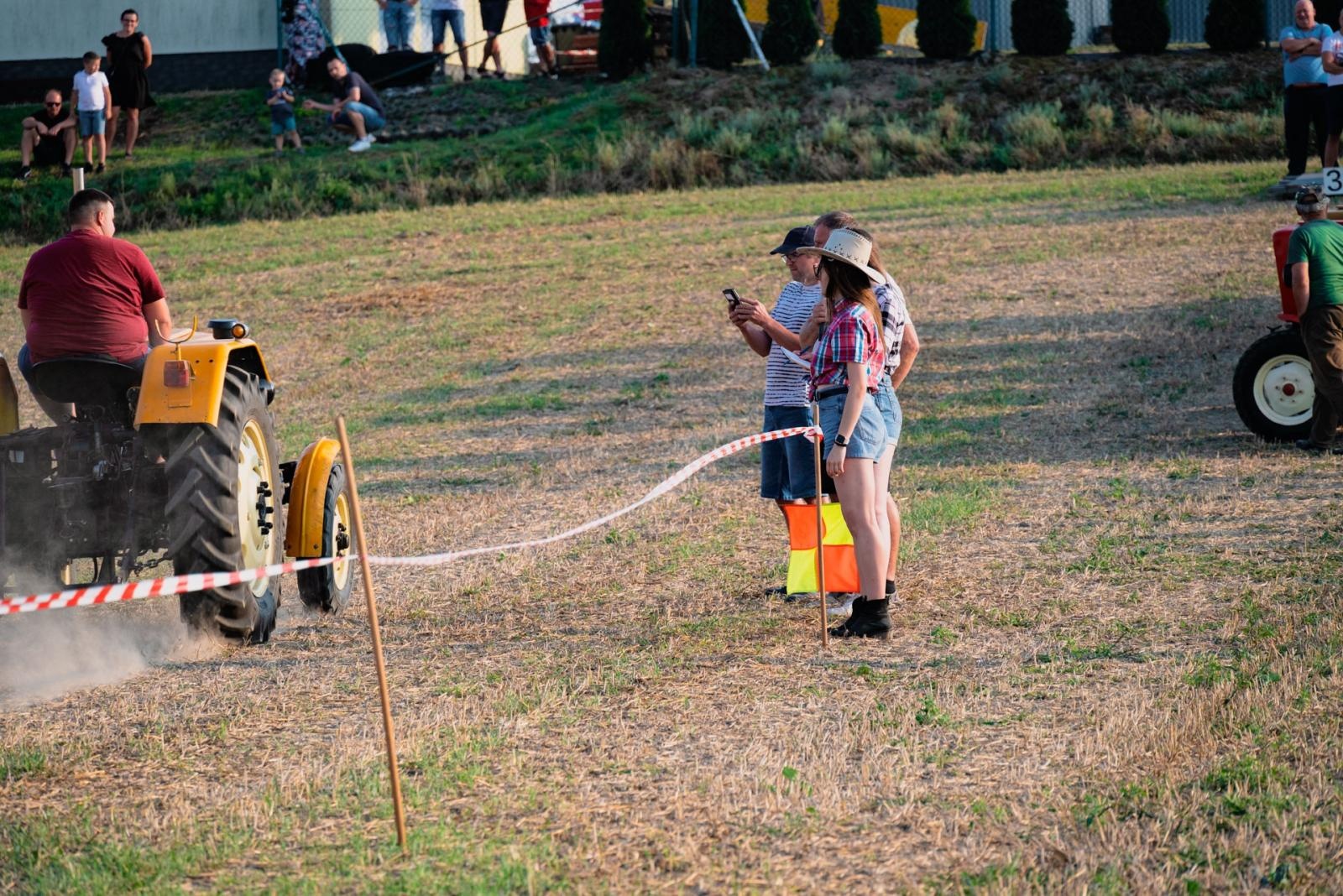 Zdjęcie w galerii na portalu naszraciborz.pl: Zmagania rolniczych potworów w Bolesławiu! Traktory na start podczas dożynek gminnych wiadomości z regionu