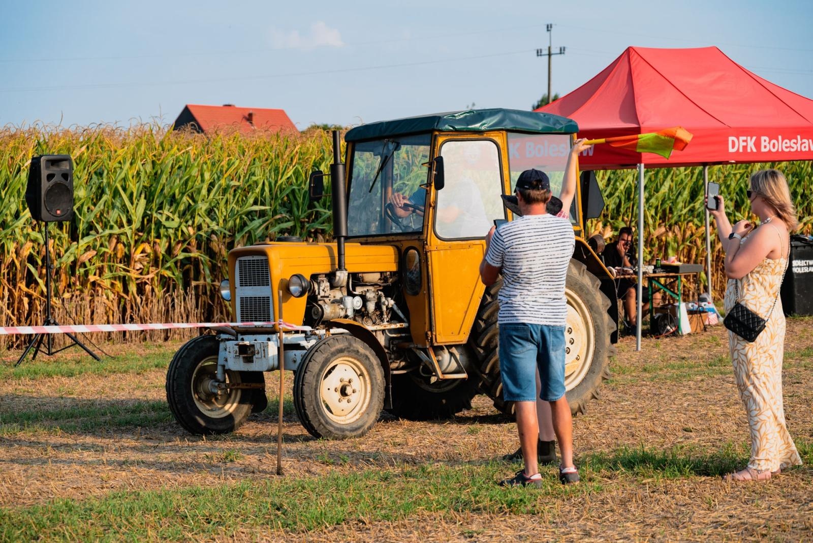 Zdjęcie w galerii na portalu naszraciborz.pl: Zmagania rolniczych potworów w Bolesławiu! Traktory na start podczas dożynek gminnych wiadomości z regionu