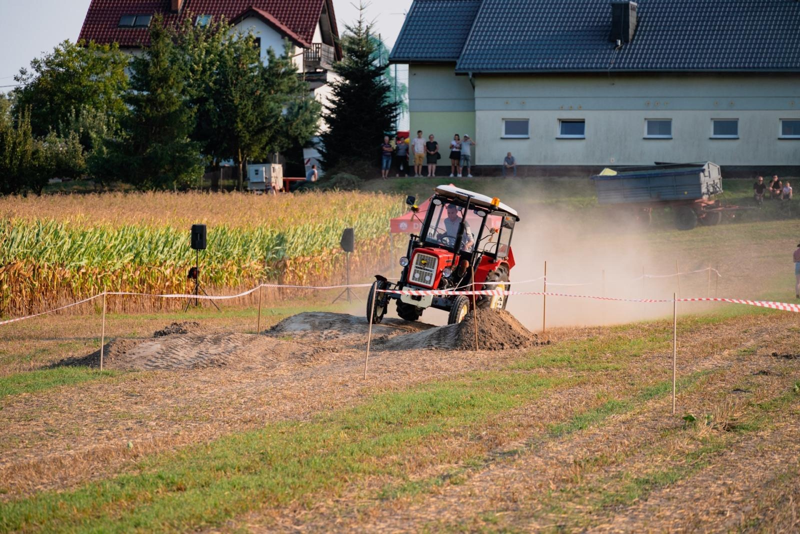 Zdjęcie w galerii na portalu naszraciborz.pl: Zmagania rolniczych potworów w Bolesławiu! Traktory na start podczas dożynek gminnych wiadomości z regionu