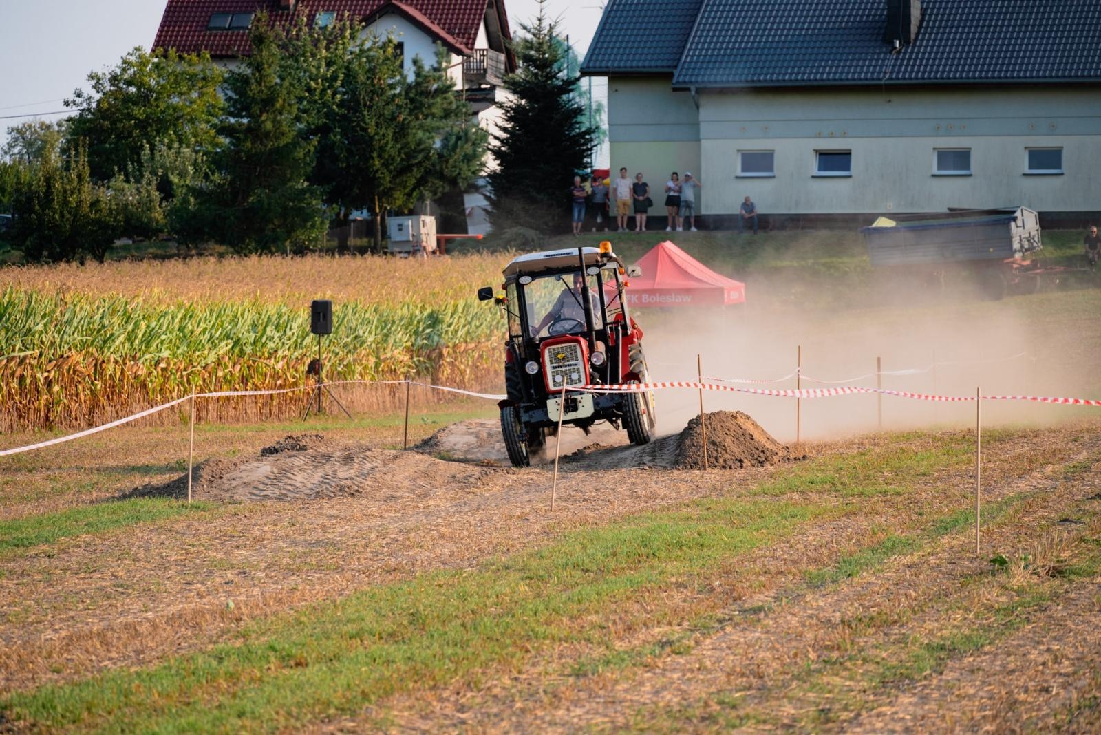 Zdjęcie w galerii na portalu naszraciborz.pl: Zmagania rolniczych potworów w Bolesławiu! Traktory na start podczas dożynek gminnych wiadomości z regionu