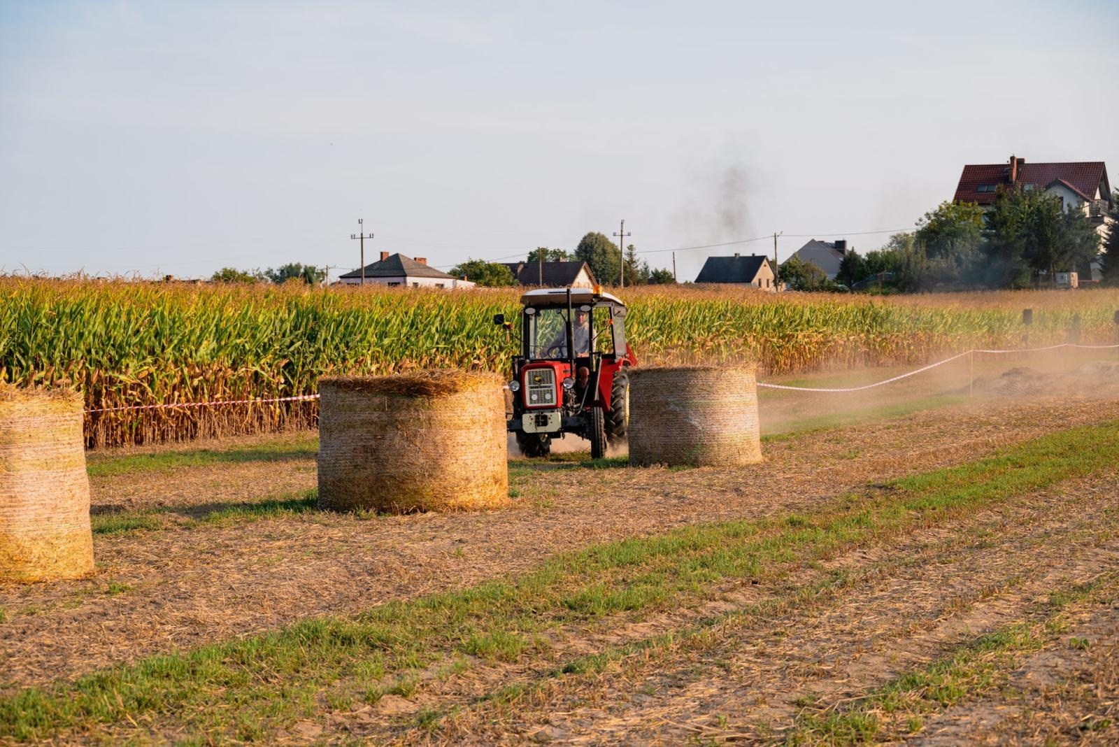 Zdjęcie w galerii na portalu naszraciborz.pl: Zmagania rolniczych potworów w Bolesławiu! Traktory na start podczas dożynek gminnych wiadomości z regionu
